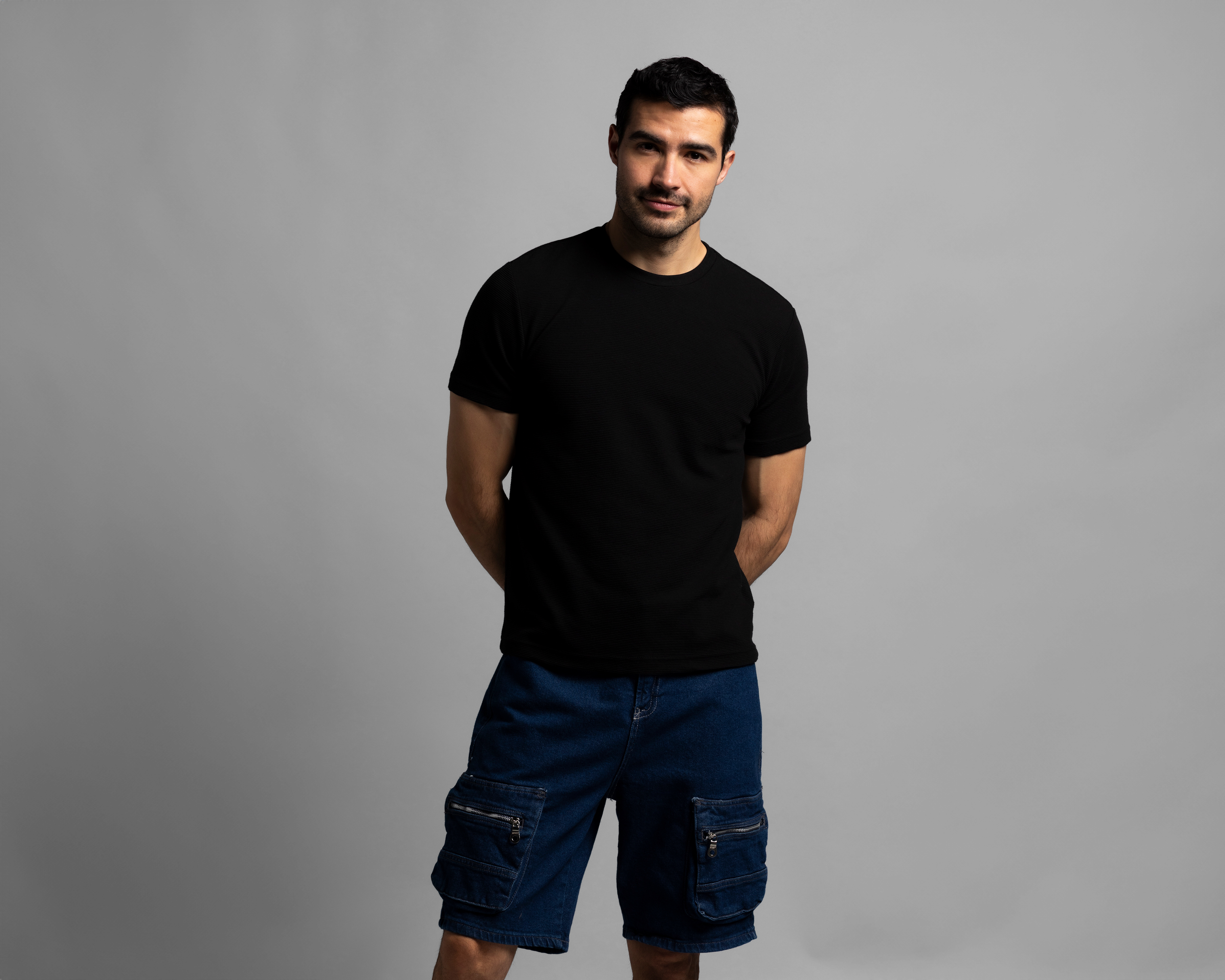 Foto 3 pulgar | Foto 2 | Playera de Cuello Redondo Negra Strona para Hombre