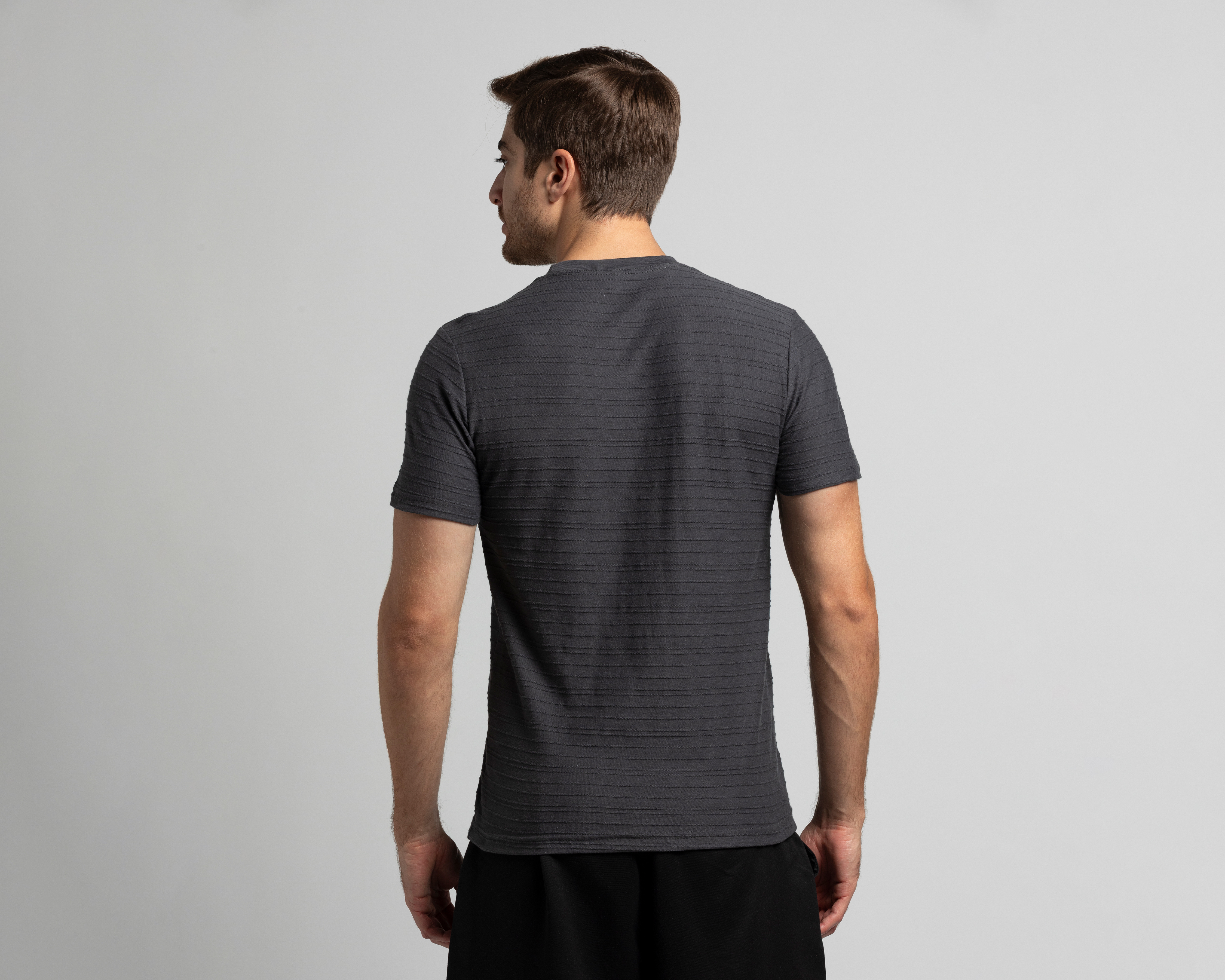 Foto 4 pulgar | Foto 3 | Playera de Cuello Redondo Gris Strona para Hombre