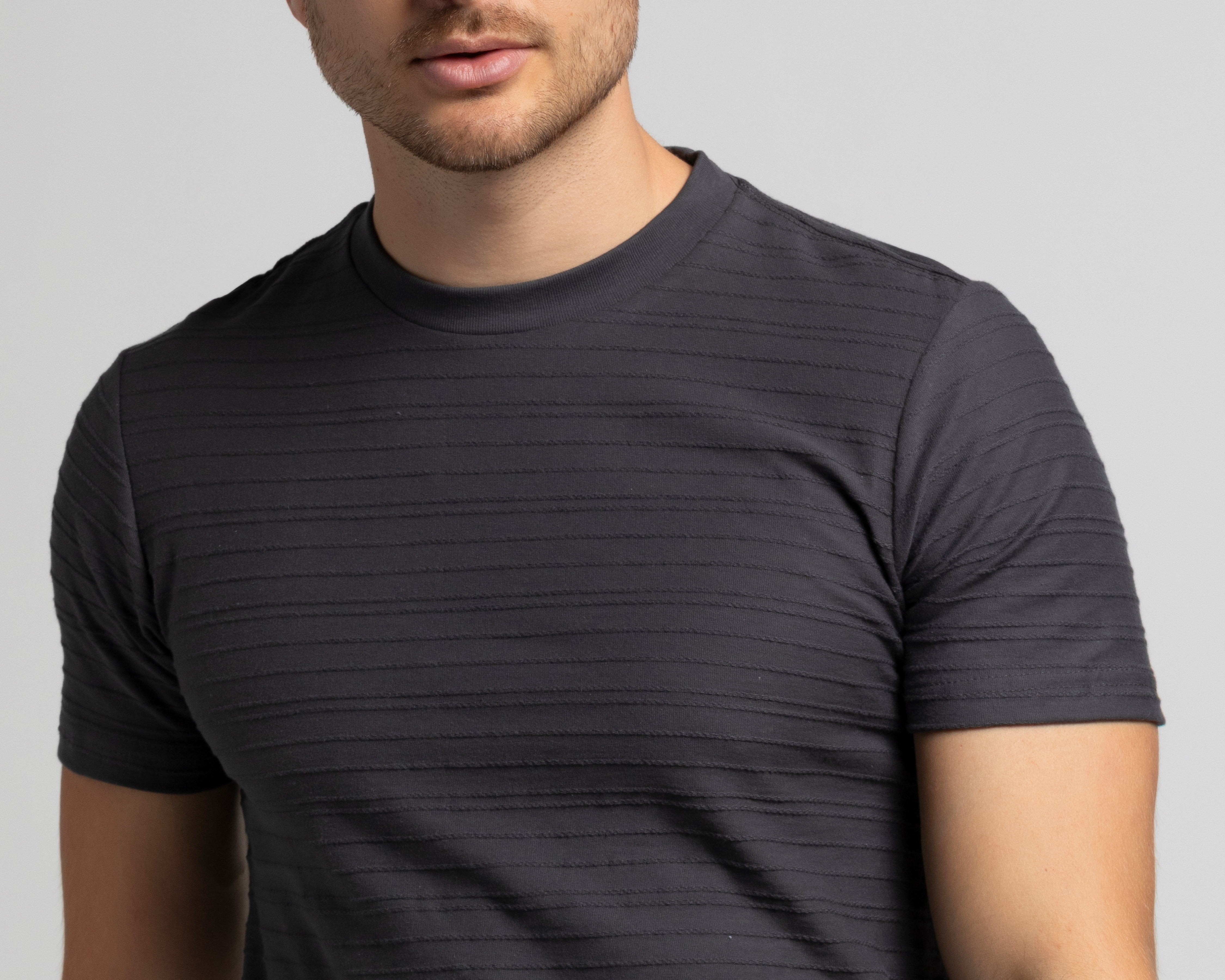 Foto 5 pulgar | Foto 4 | Playera de Cuello Redondo Gris Strona para Hombre