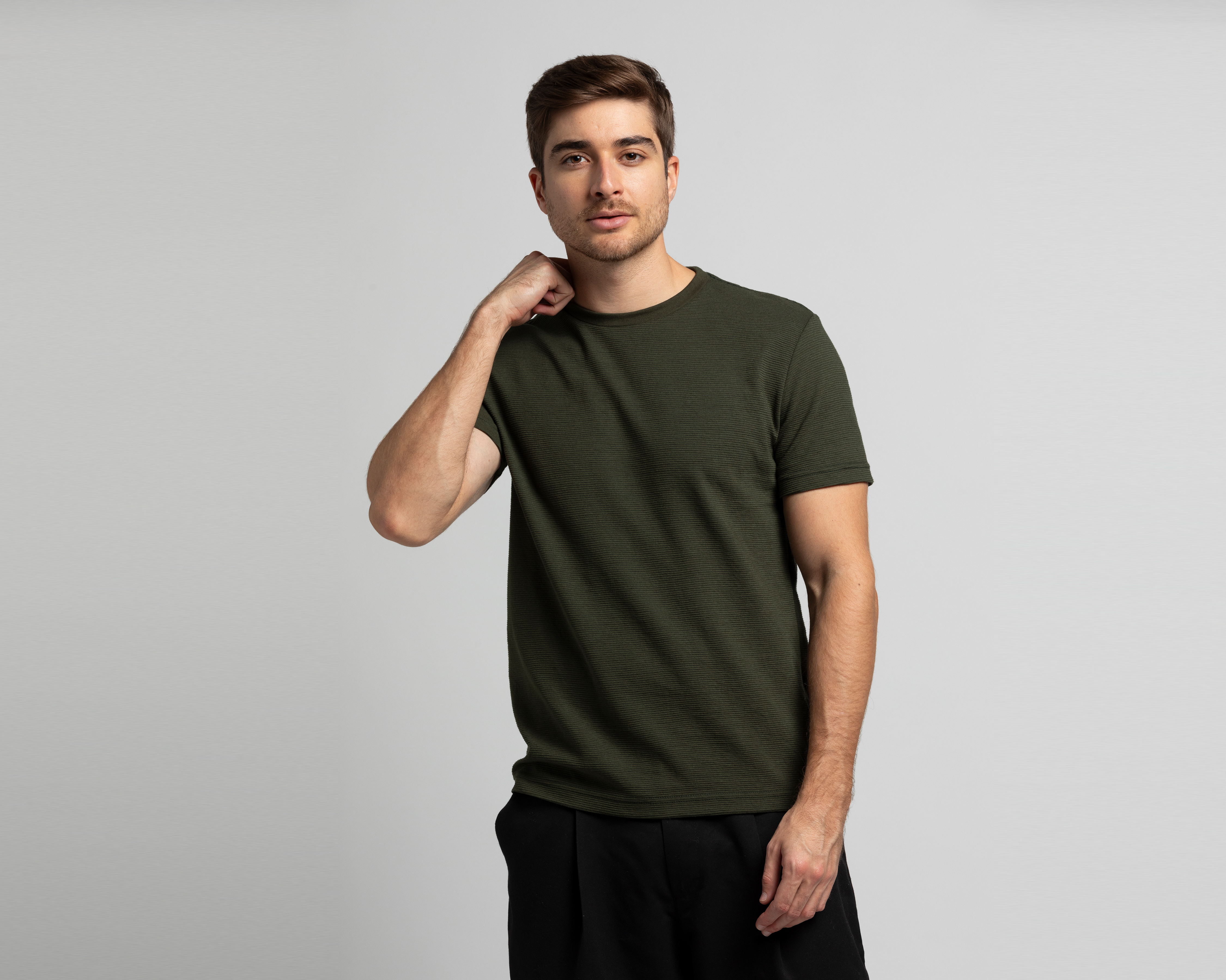 Foto 3 pulgar | Foto 2 | Playera de Cuello Redondo Verde Strona para Hombre