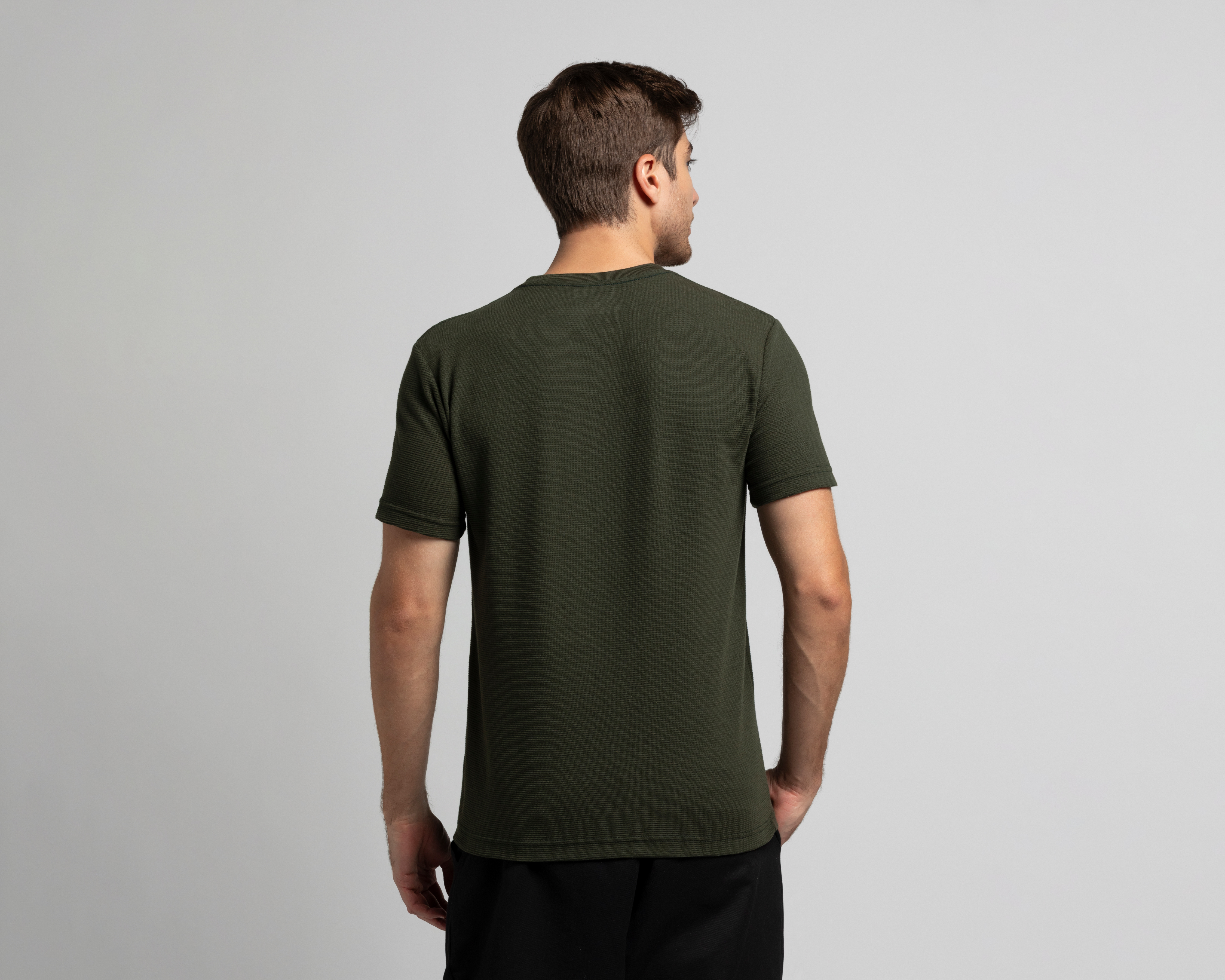 Foto 4 pulgar | Foto 3 | Playera de Cuello Redondo Verde Strona para Hombre