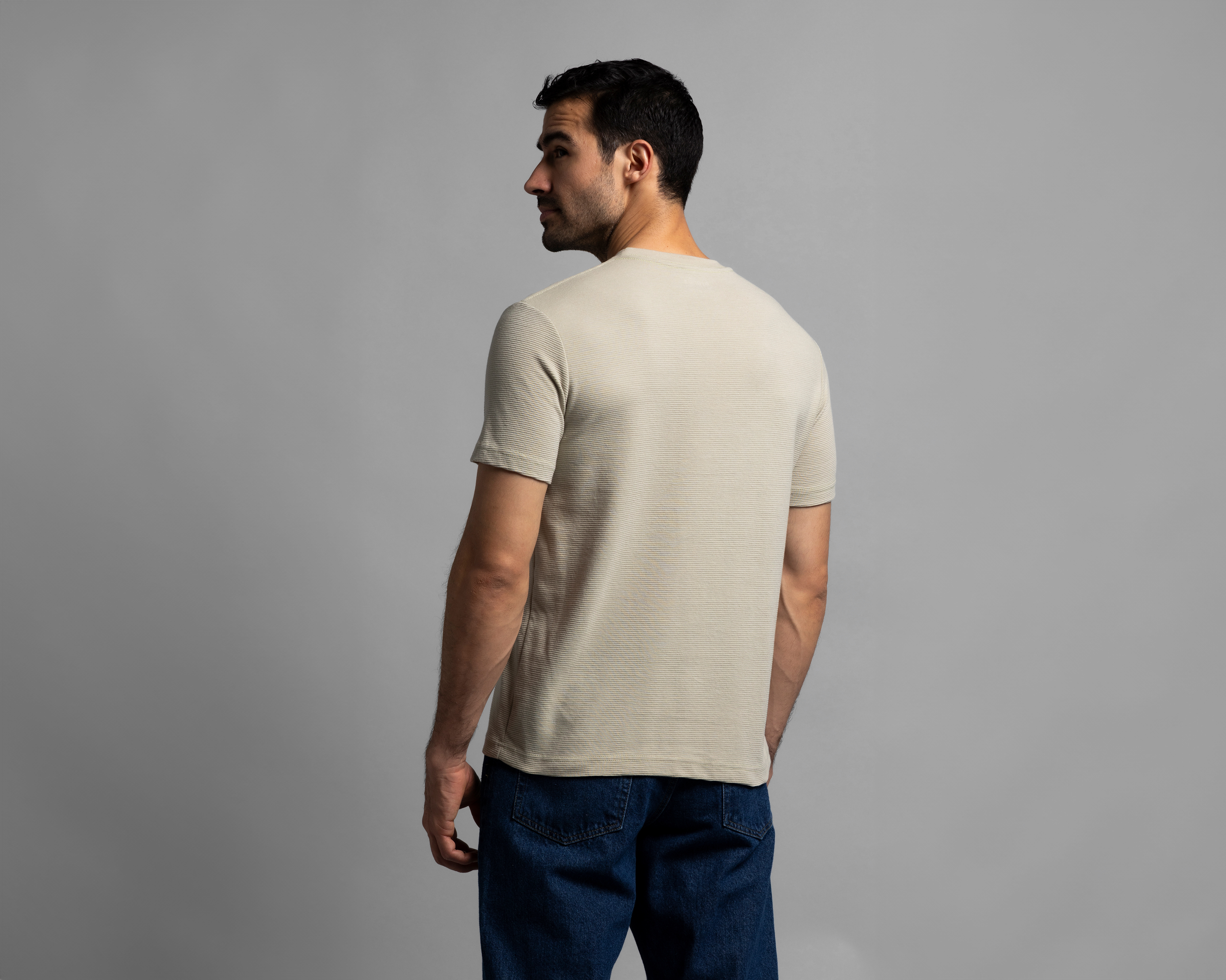 Foto 4 pulgar | Foto 3 | Playera de Cuello Redondo Beige Strona para Hombre