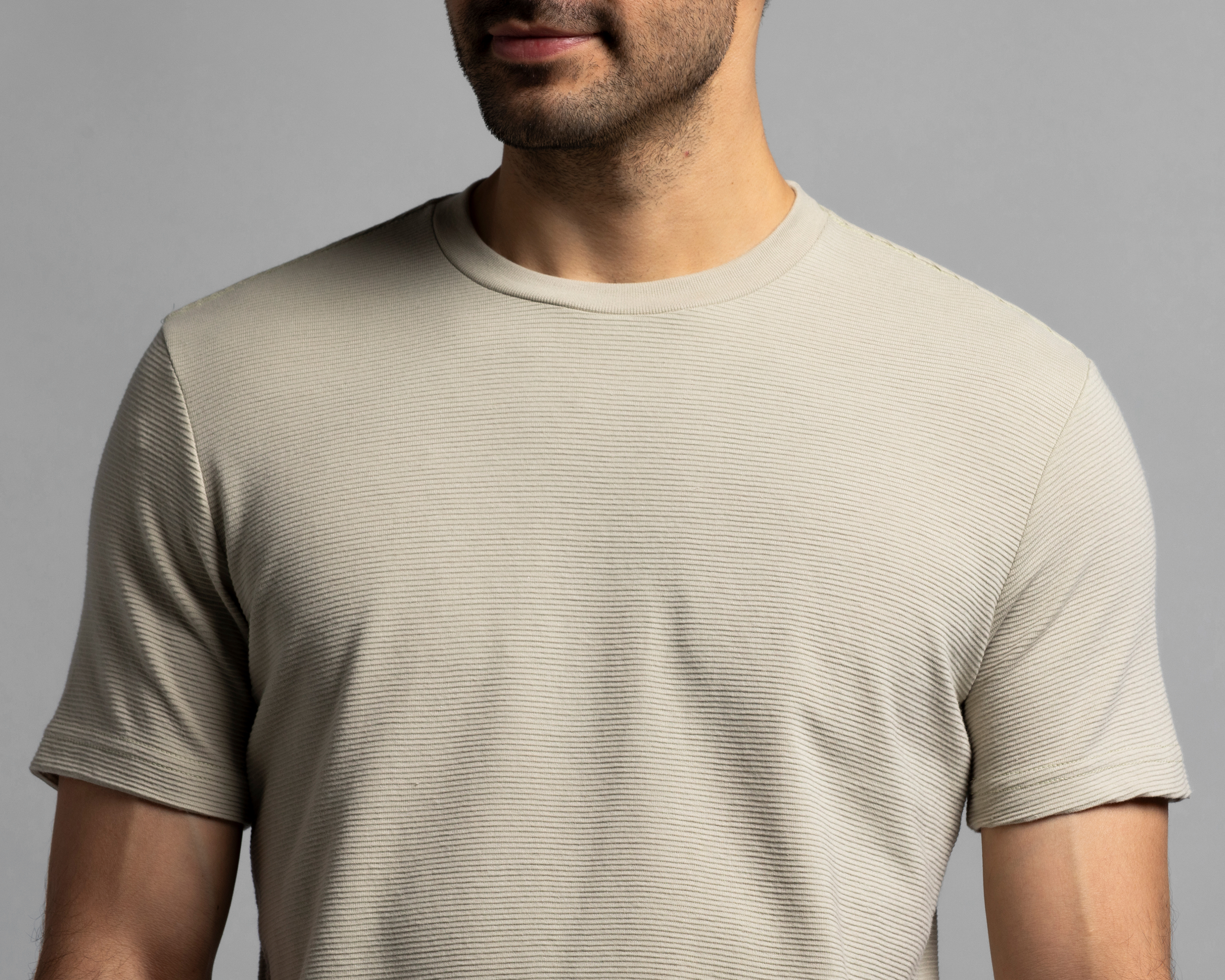 Foto 5 pulgar | Foto 4 | Playera de Cuello Redondo Beige Strona para Hombre