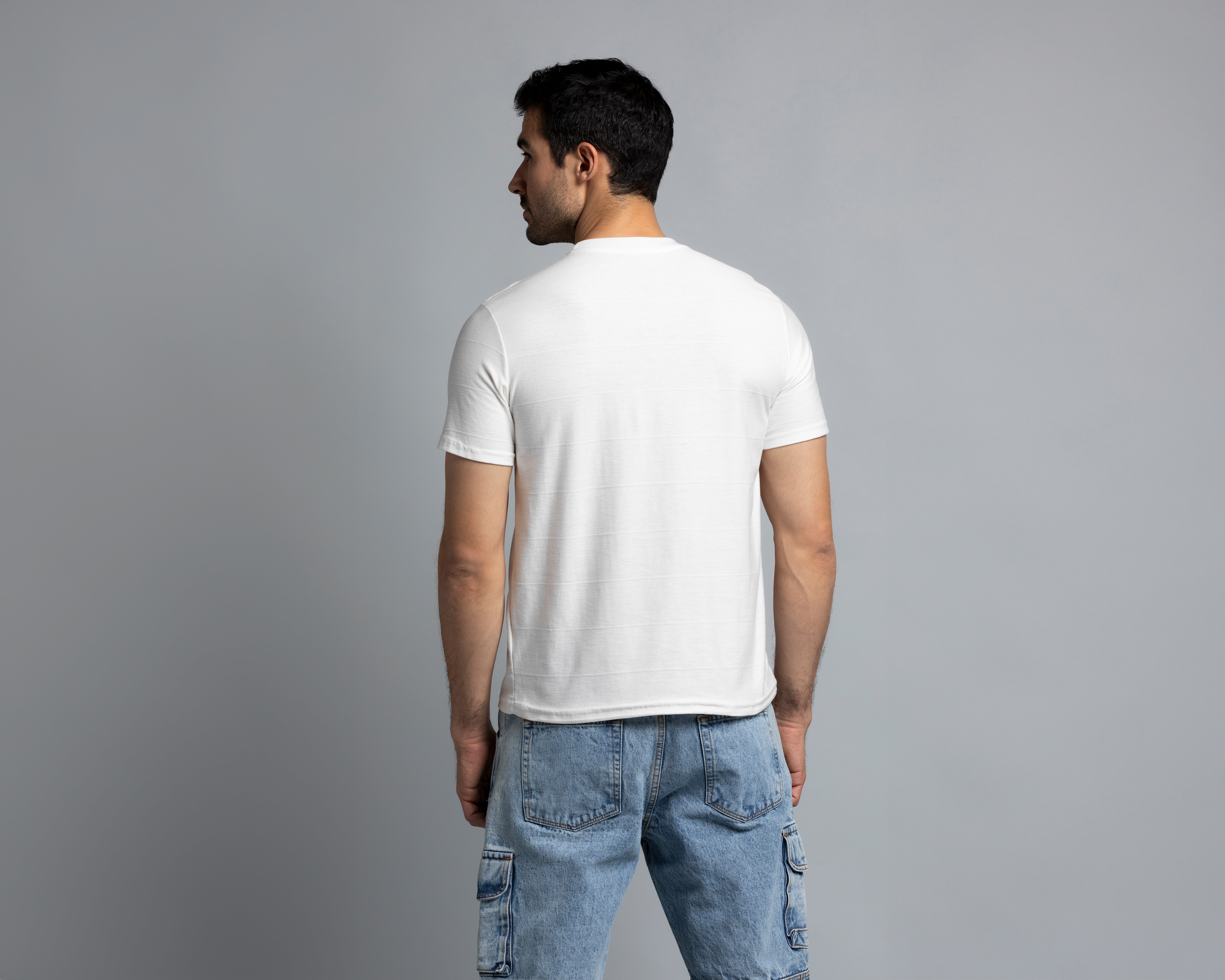 Foto 4 pulgar | Foto 3 | Playera de Cuello Redondo Blanca Strona para Hombre