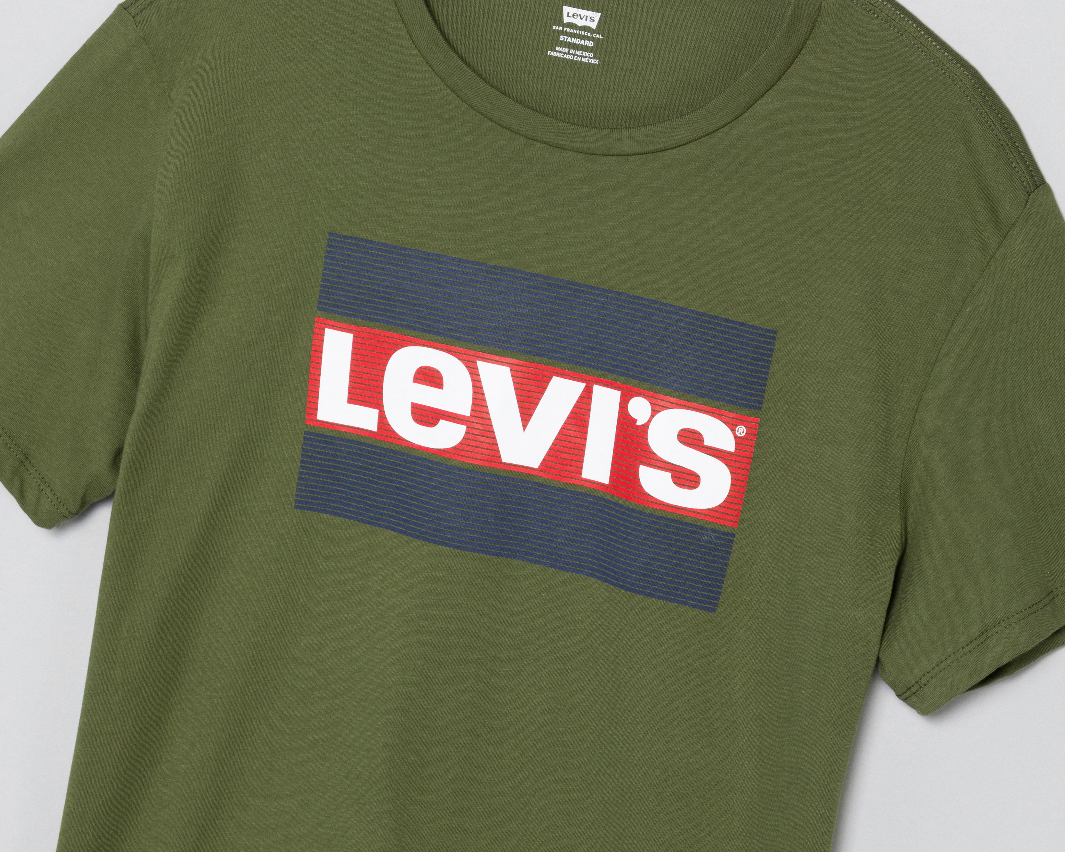 Foto 4 pulgar | Foto 3 | Playera de Cuello Redondo Verde Levi's para Hombre
