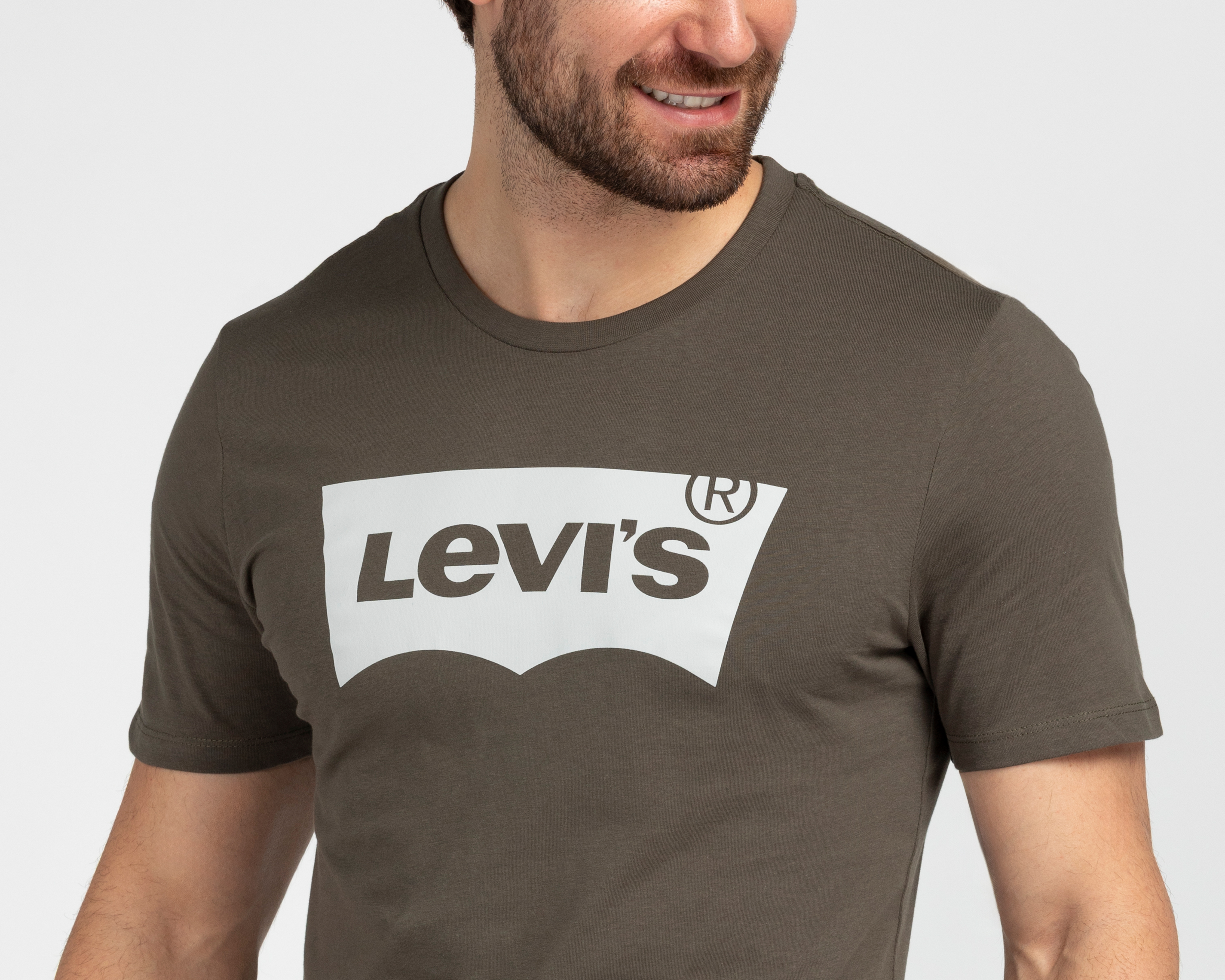 Foto 4 pulgar | Foto 3 | Playera de Cuello Redondo Café Levi's para Hombre