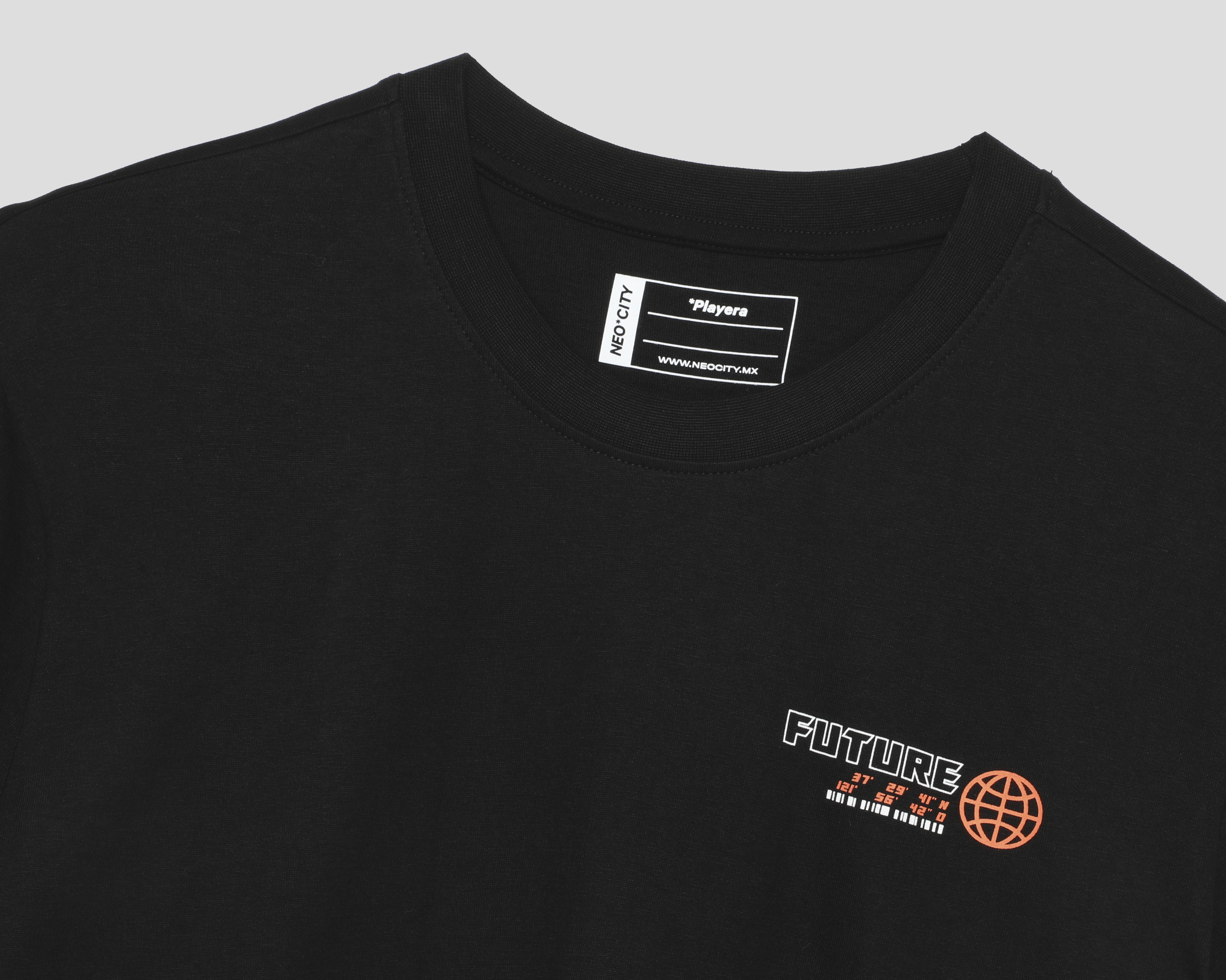 Foto 4 pulgar | Foto 3 | Playera de Cuello Redondo Negra Neo*City para Hombre