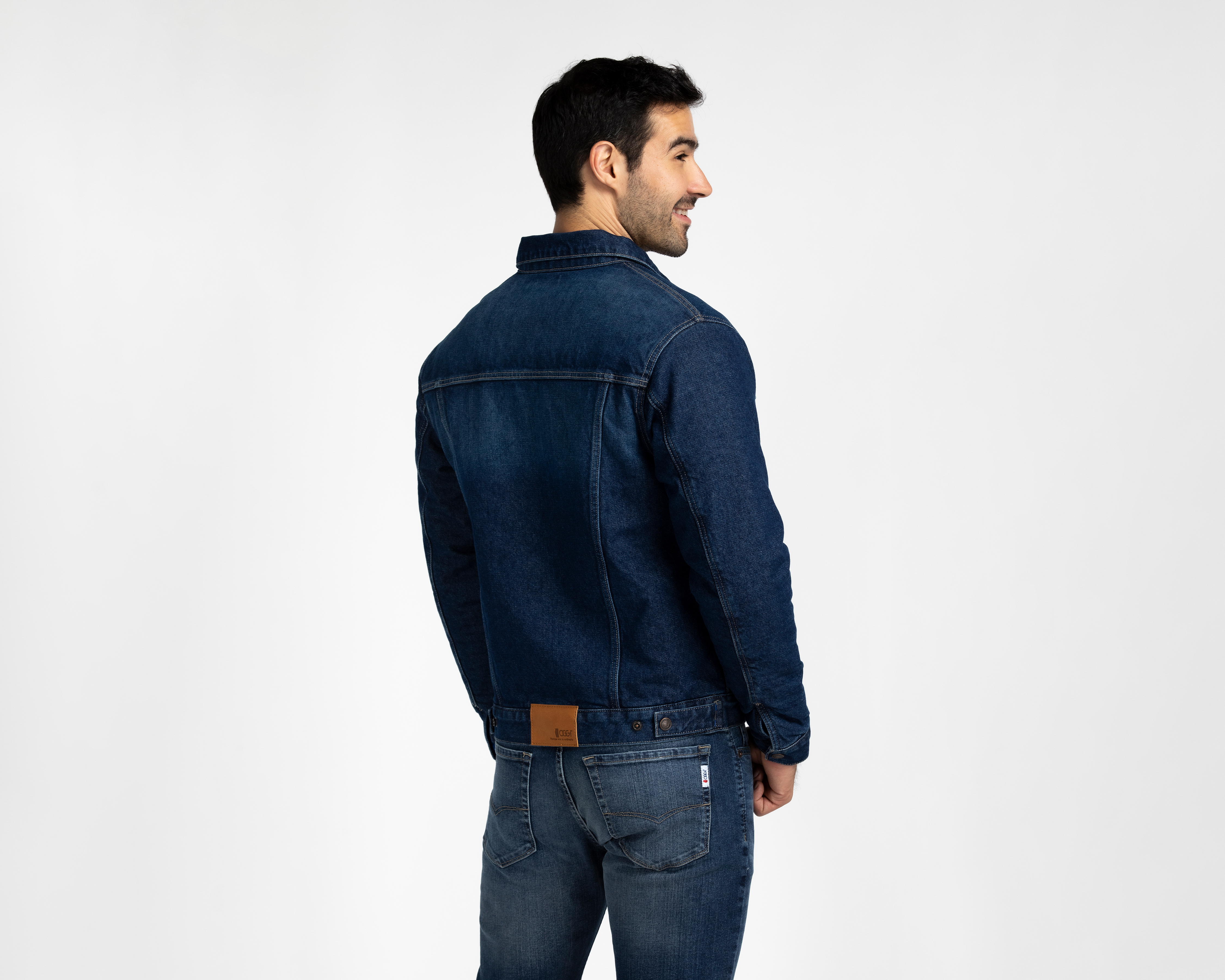 Foto 3 pulgar | Foto 2 | Chamarra Oggi para Hombre