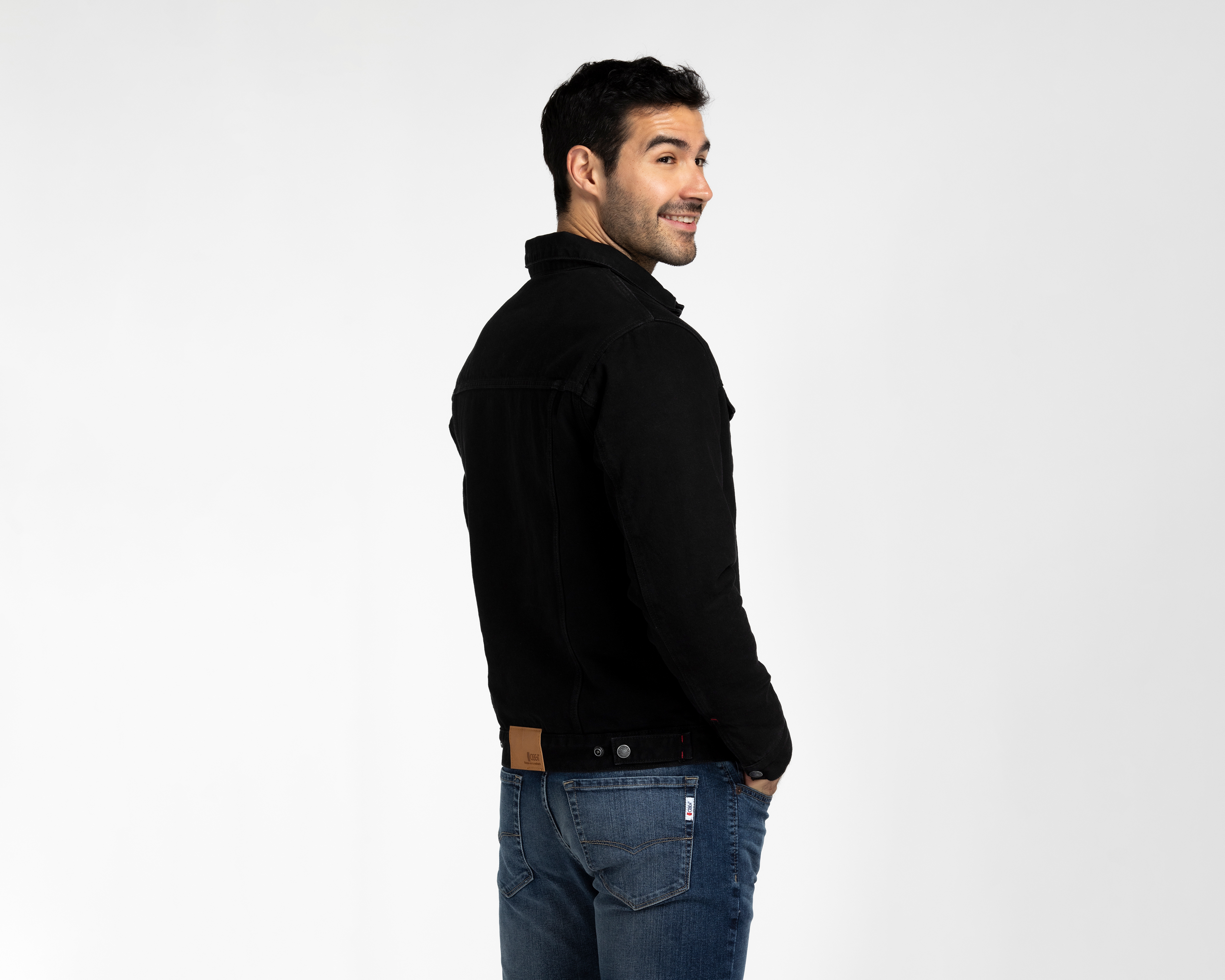 Foto 3 pulgar | Foto 2 | Chamarra Oggi para Hombre