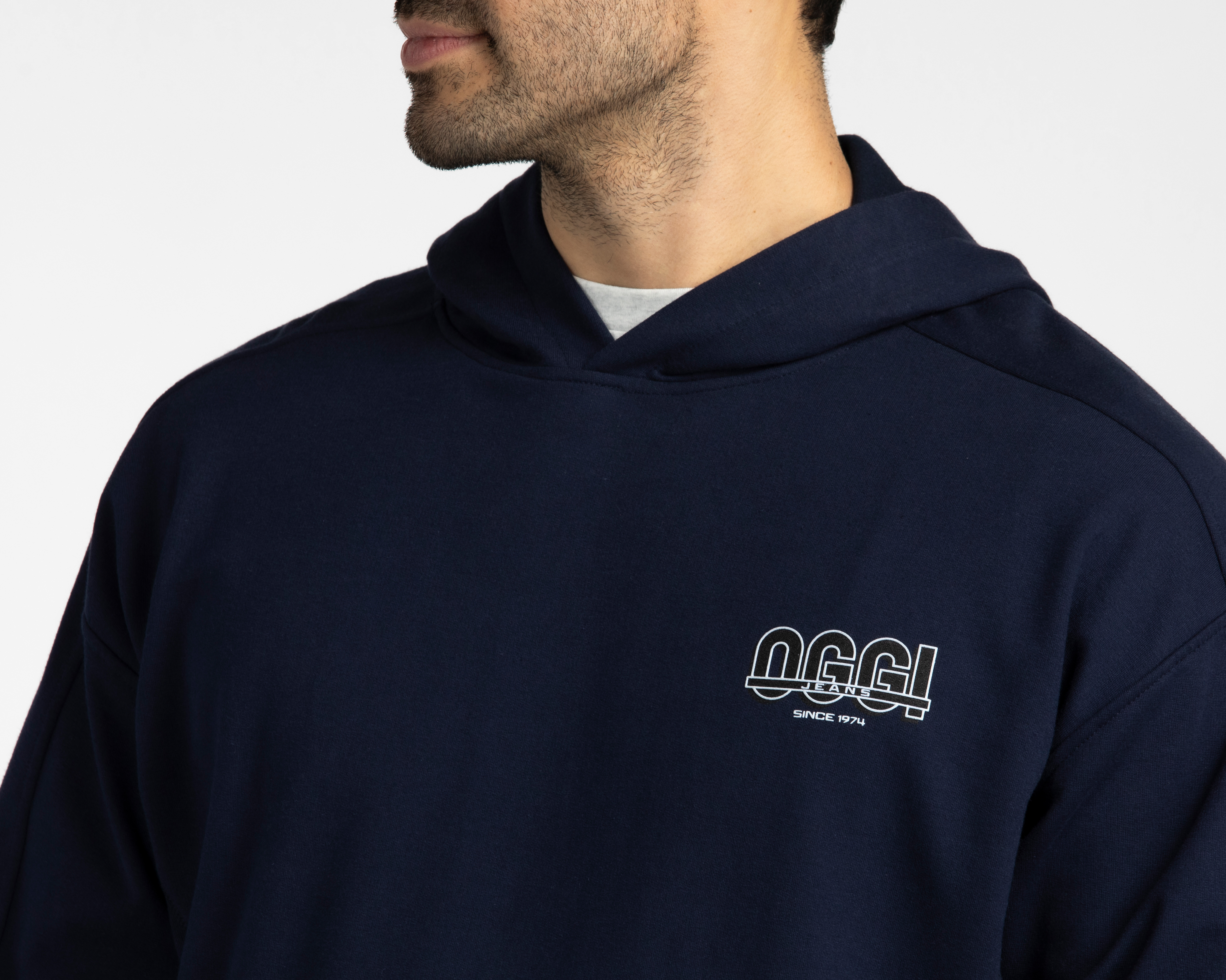 Foto 4 pulgar | Foto 3 | Sudadera Oggi con Capucha para Hombre