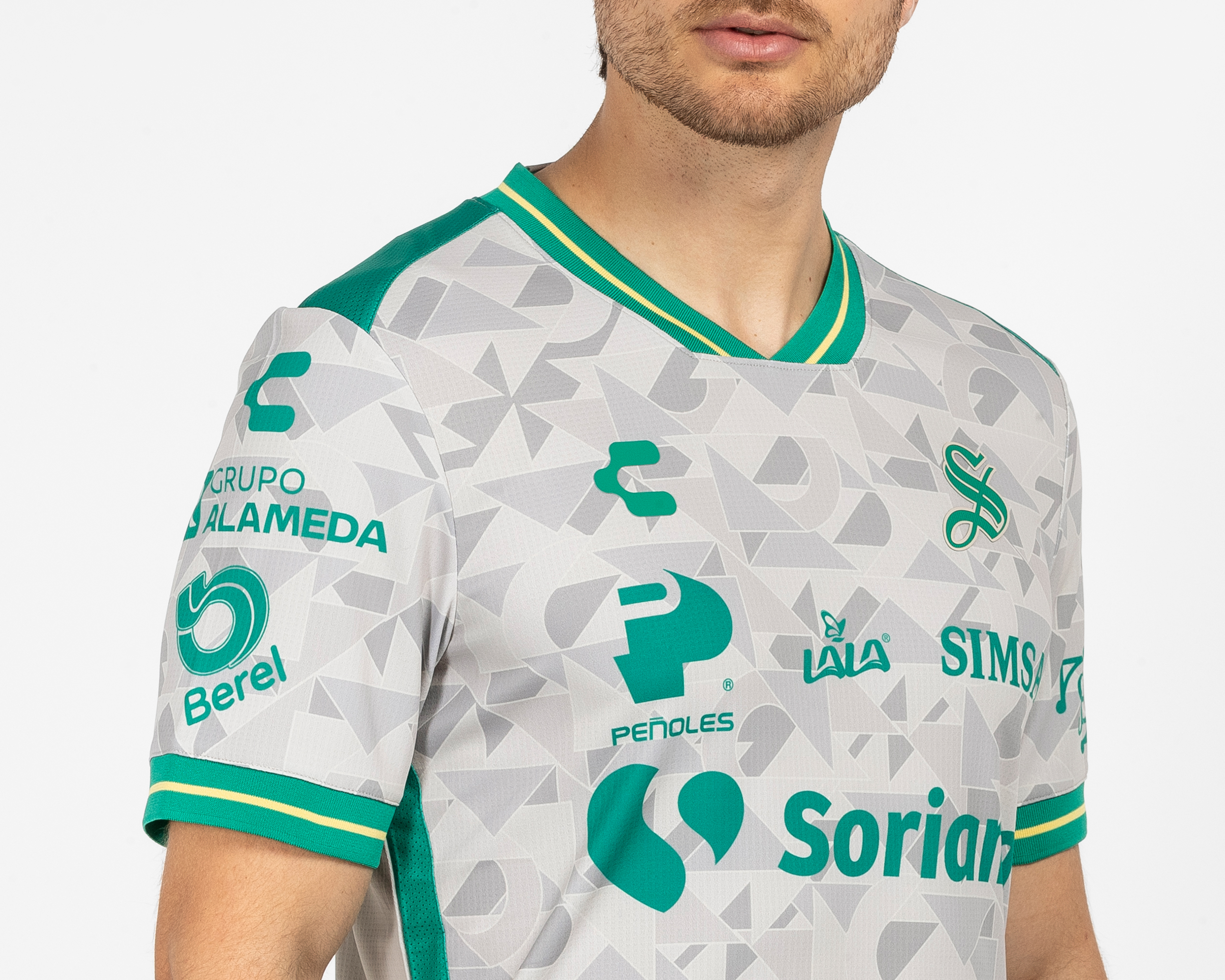 Foto 4 pulgar | Foto 3 | Jersey Charly Santos Laguna Visitante 25/26 para Hombre