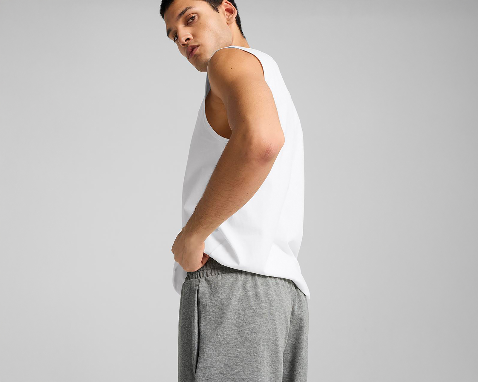 Foto 3 pulgar | Foto 2 | Short Deportivo Puma Essentials para Hombre