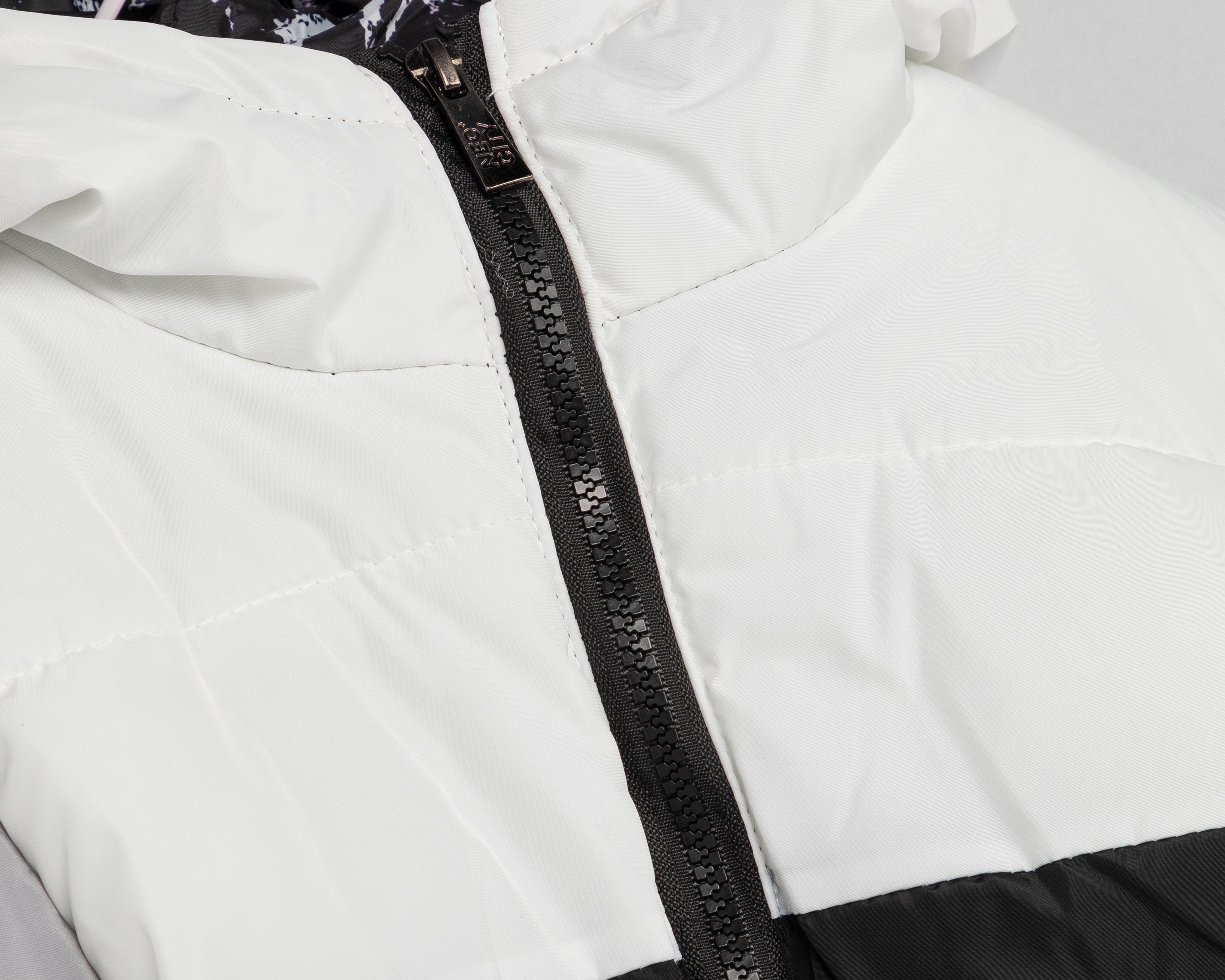 Foto 8 pulgar | Foto 7 | Chamarra Neo*City con Gorro para Niño