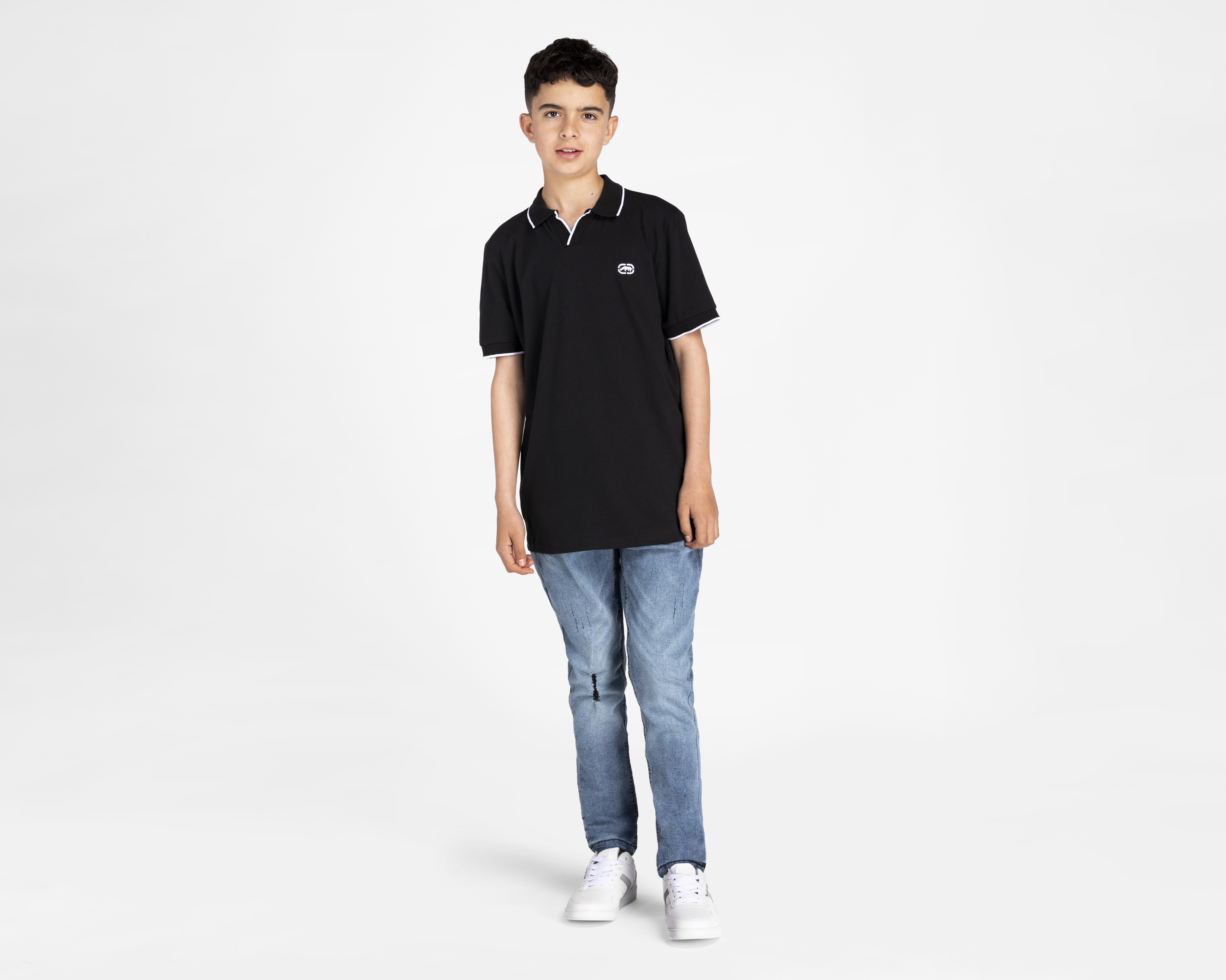 Foto 4 pulgar | Foto 3 | Playera Polo Eckó Unltd. Negra Juvenil