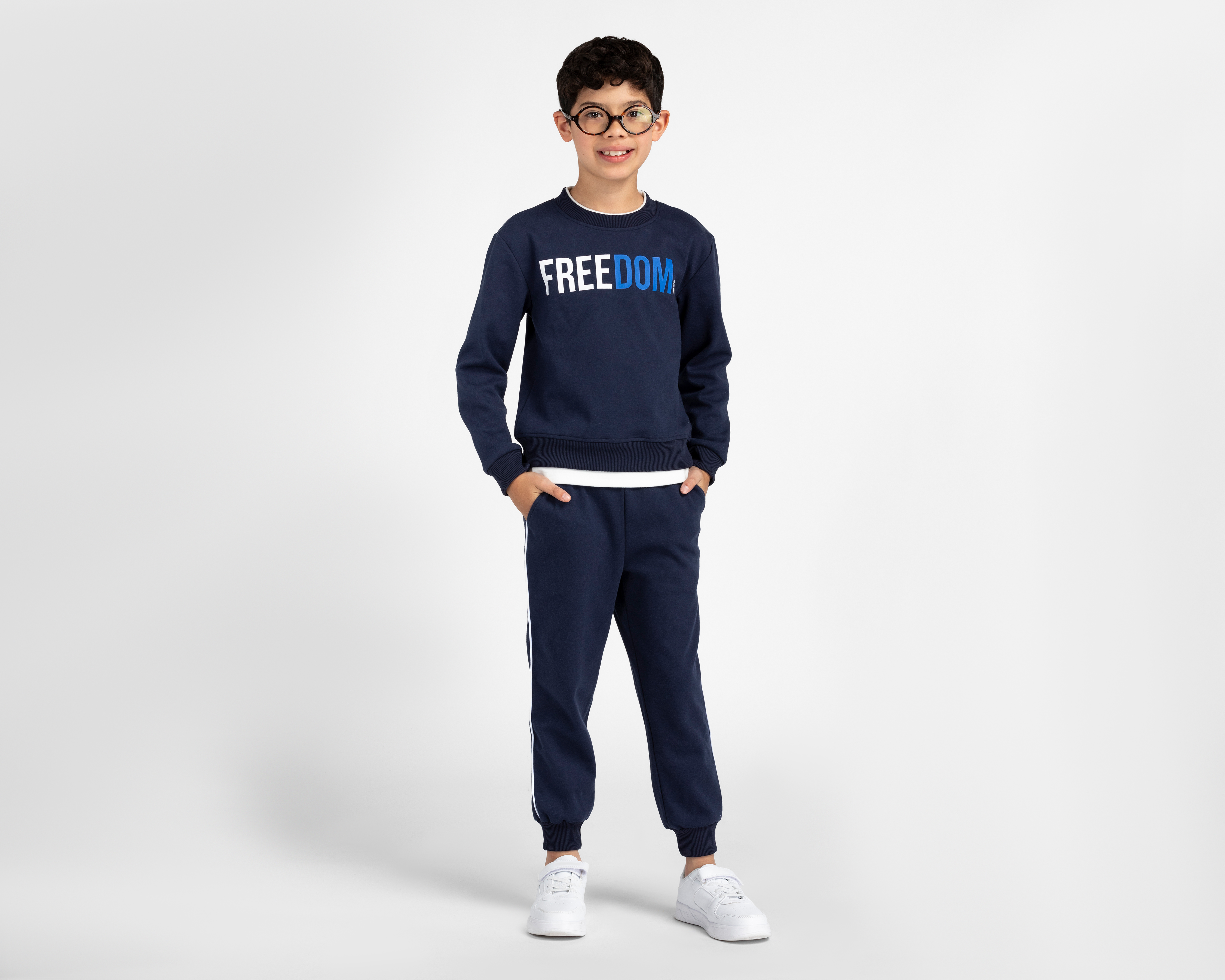 Foto 2 pulgar | Foto 1 | Conjunto de Pants y Sudadera Refill para Niño