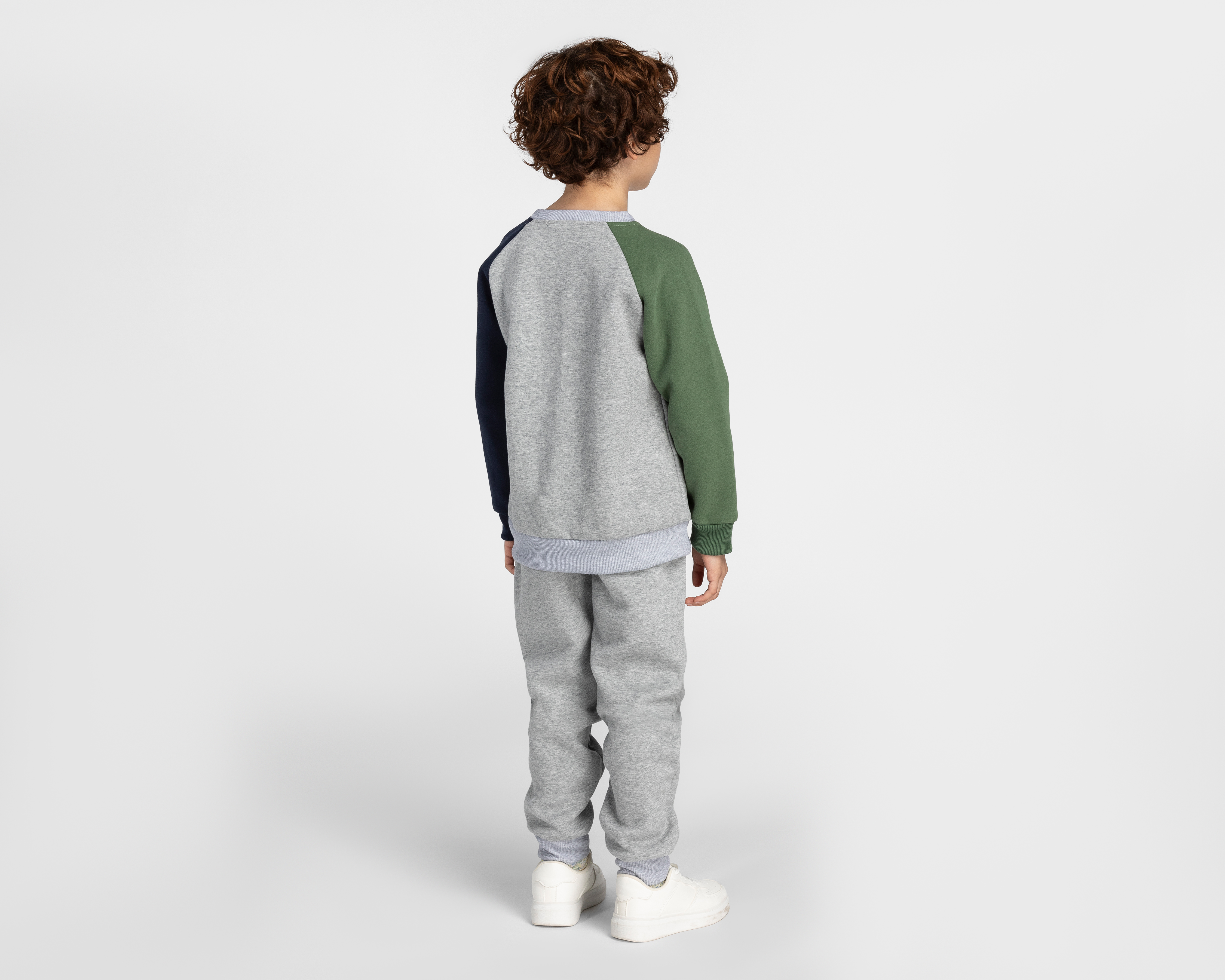 Foto 3 pulgar | Foto 2 | Conjunto de Sudadera y Pants Refill para Niño