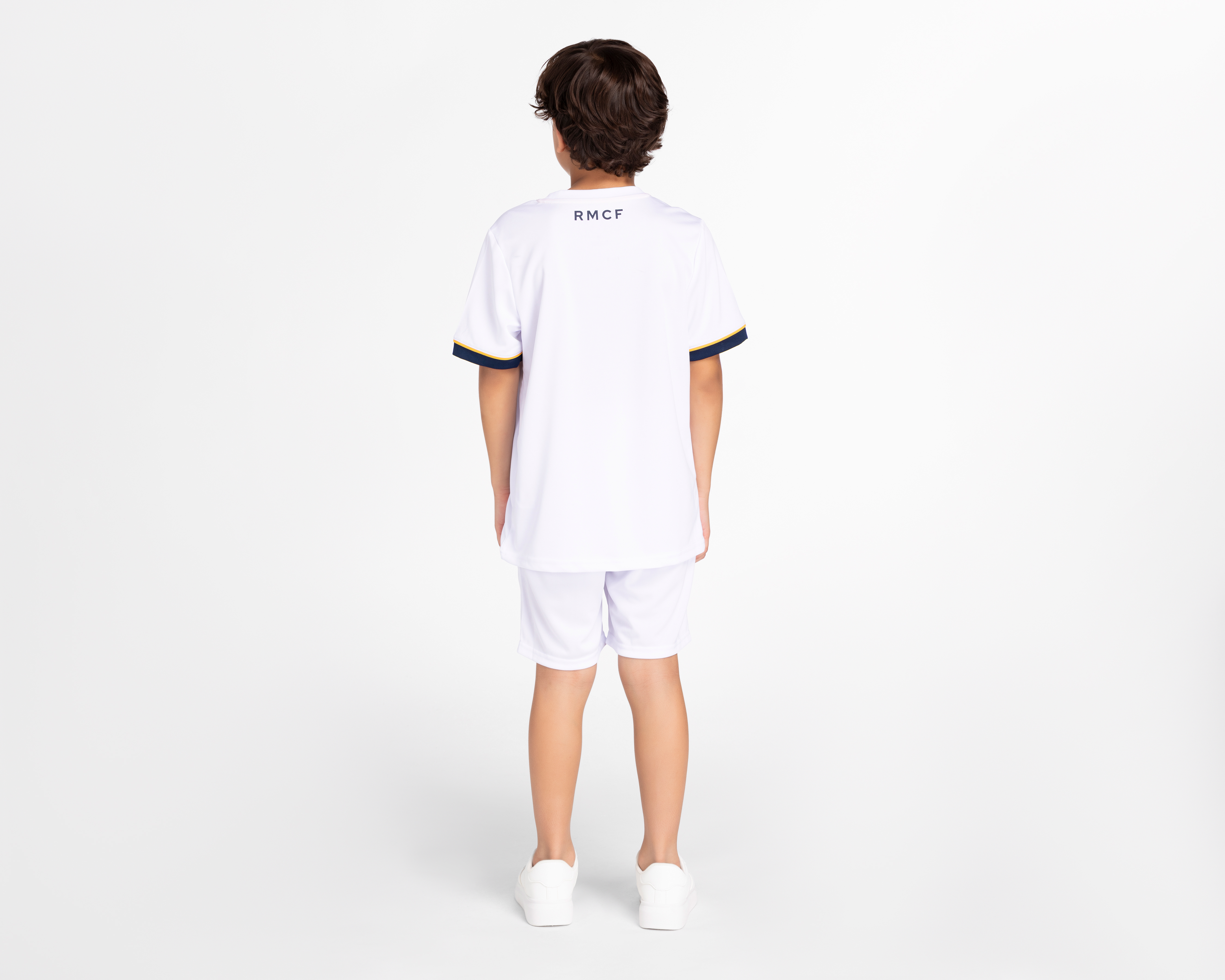 Foto 3 pulgar | Foto 2 | Playera y Short Real Madrid Deportivo para Niño