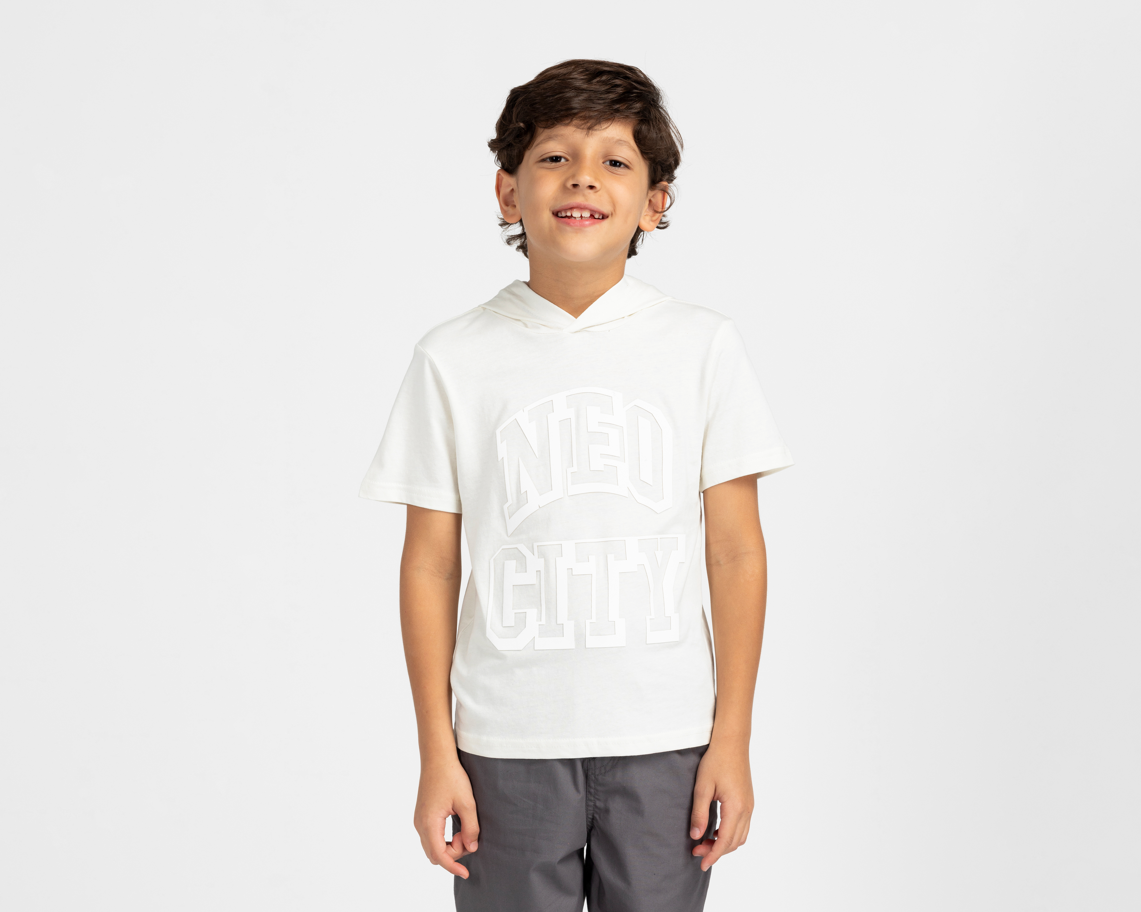 Foto 2 pulgar | Foto 1 | Playera Neo*City Manga Corta Estampada para Niño