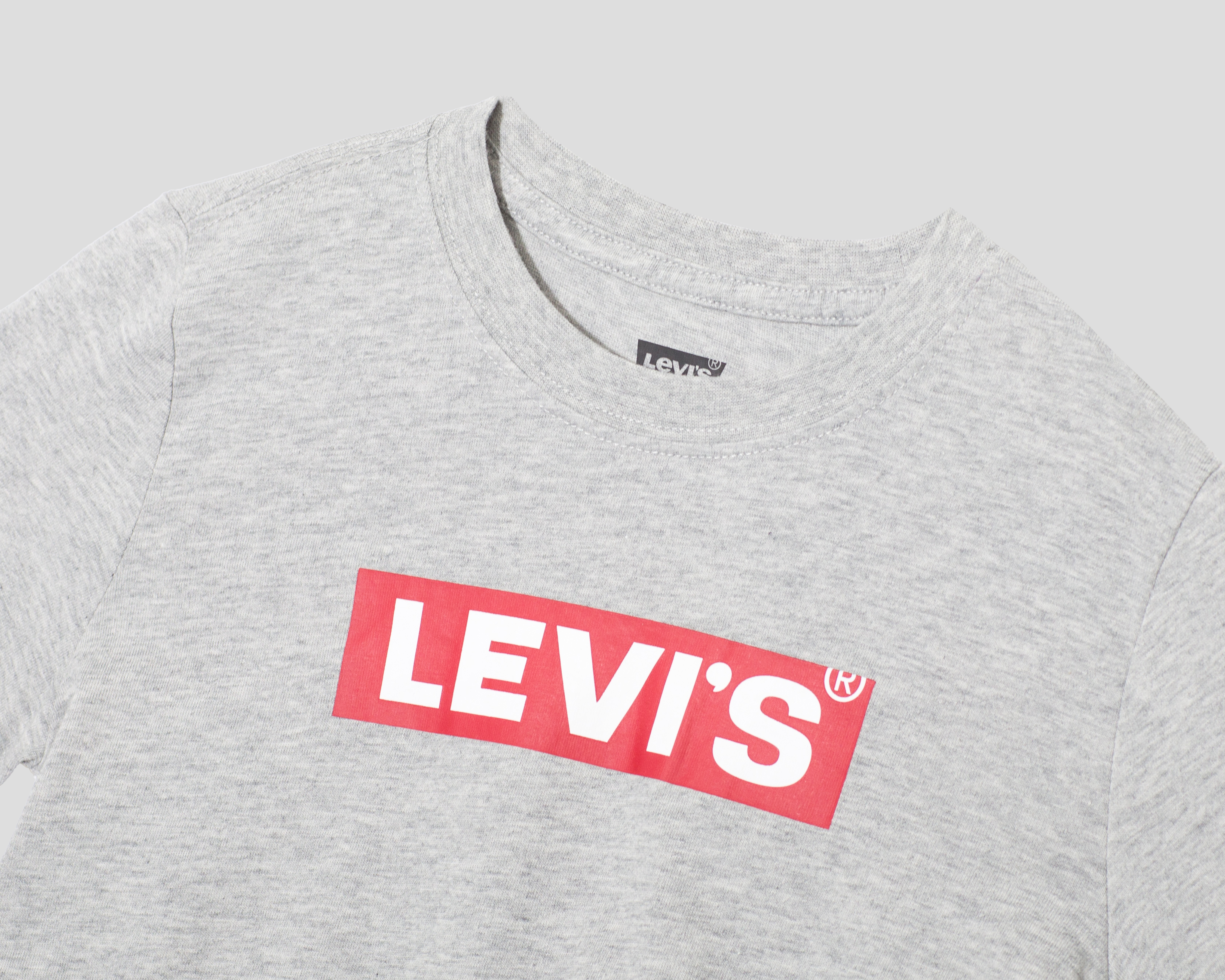 Foto 4 pulgar | Foto 3 | Playera Cuello Redondo Gris Levi's para Niño
