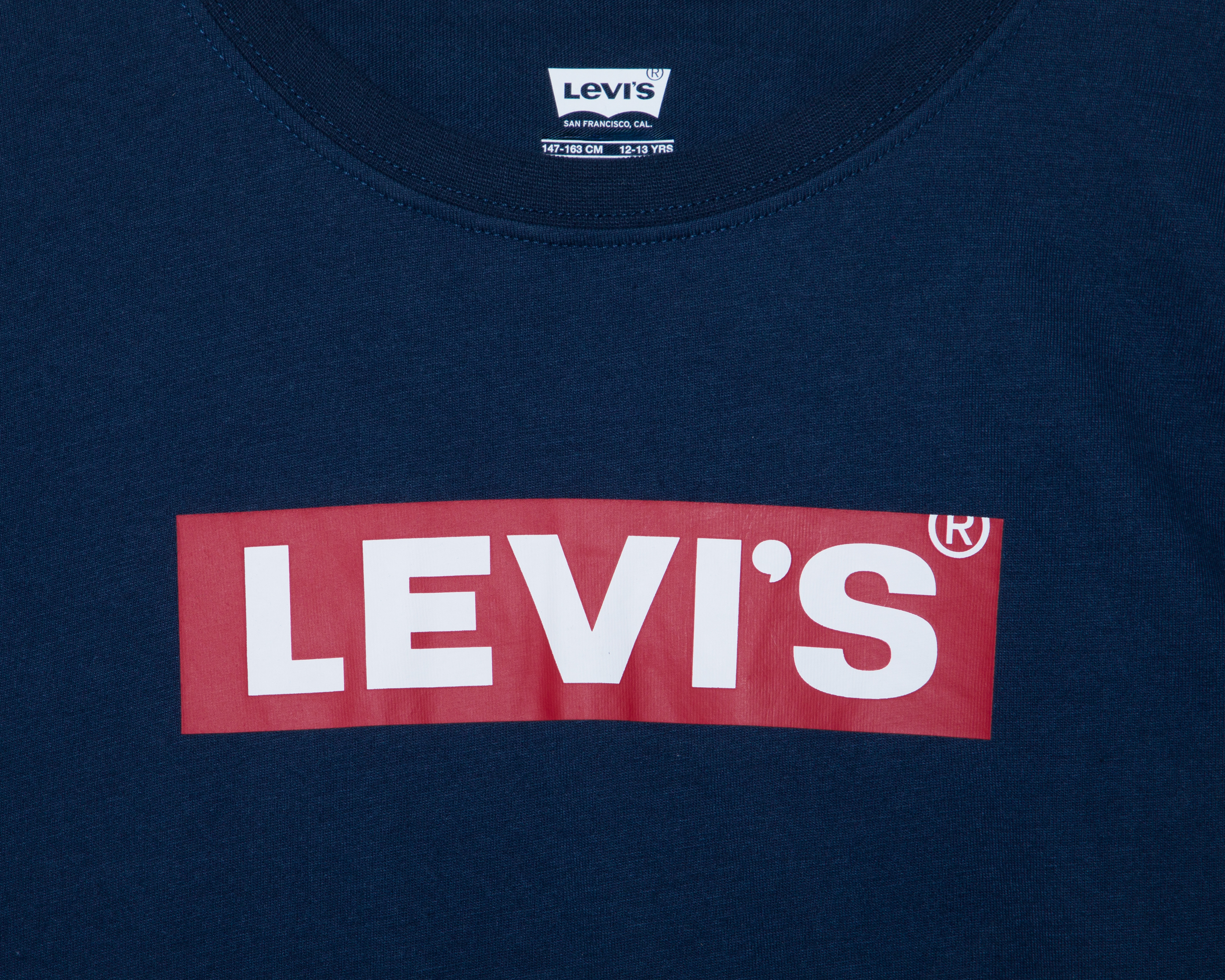 Foto 4 pulgar | Foto 3 | Playera de Cuello Redondo Azul Marino Levi's Juvenil