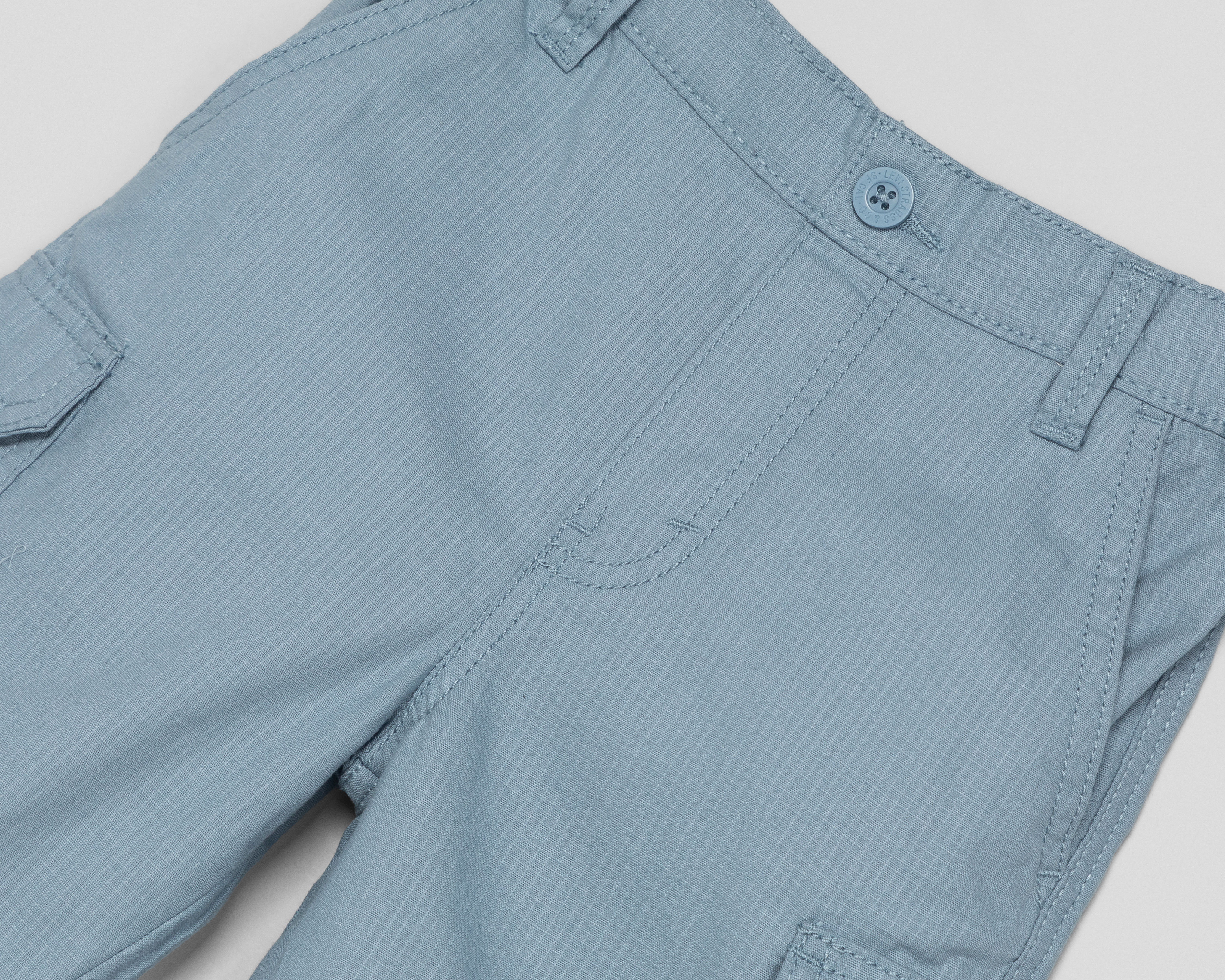 Foto 4 pulgar | Foto 3 | Short Levi's para Niño