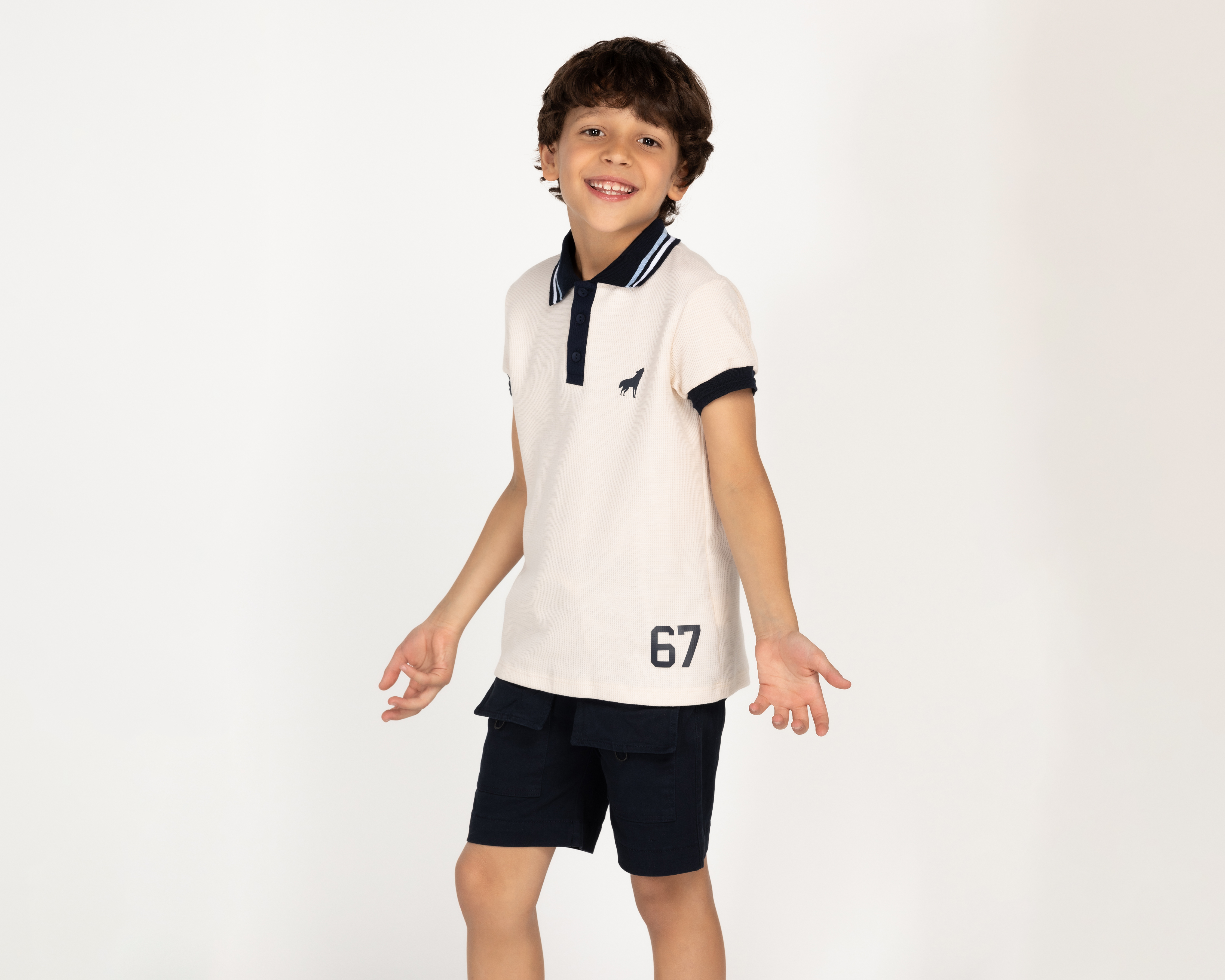 Foto 2 pulgar | Foto 1 | Playera Polo Refill Manga Corta con Estampado para Niño