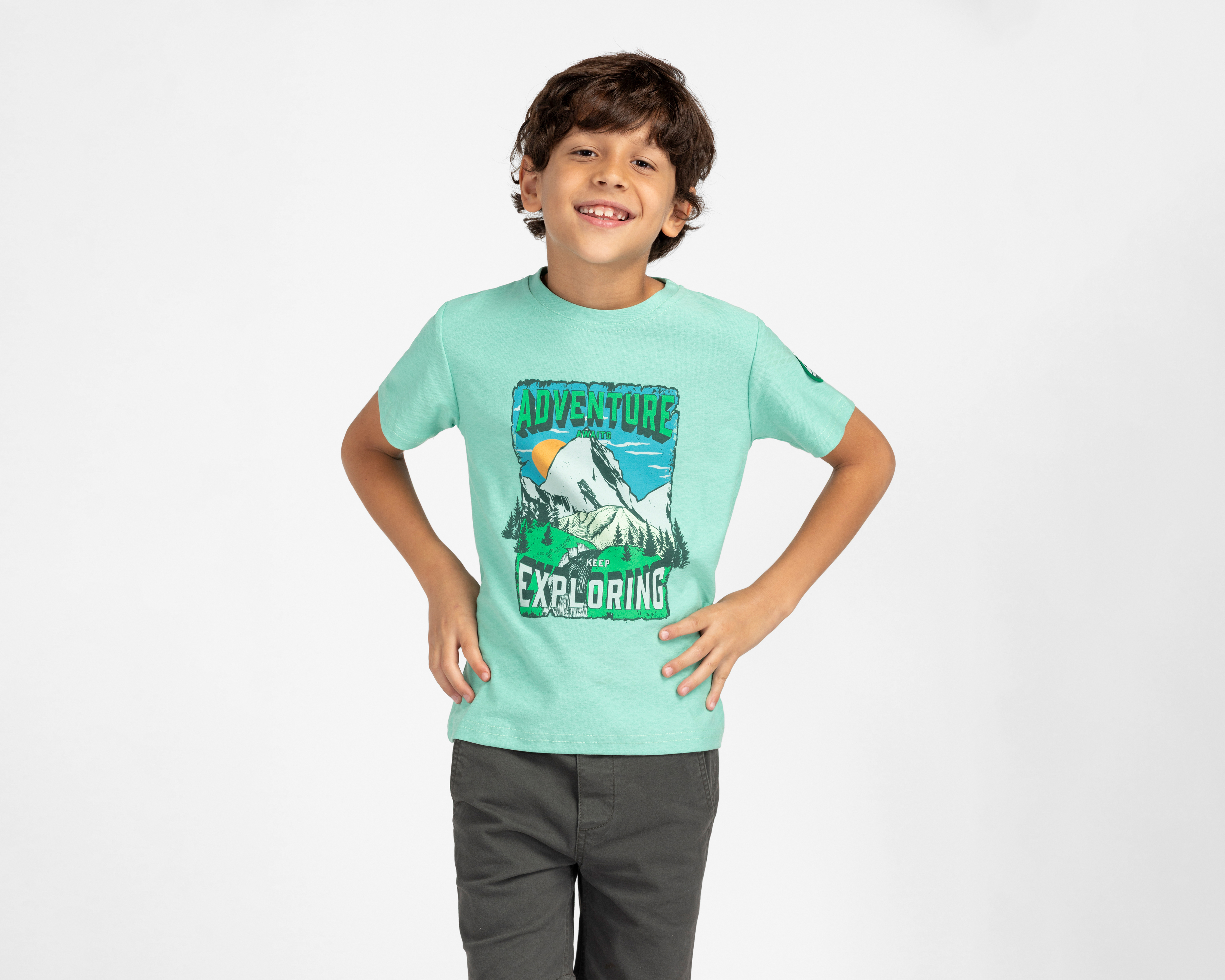 Foto 2 pulgar | Foto 1 | Playera de Cuello Redondo Verde Refill para Niño