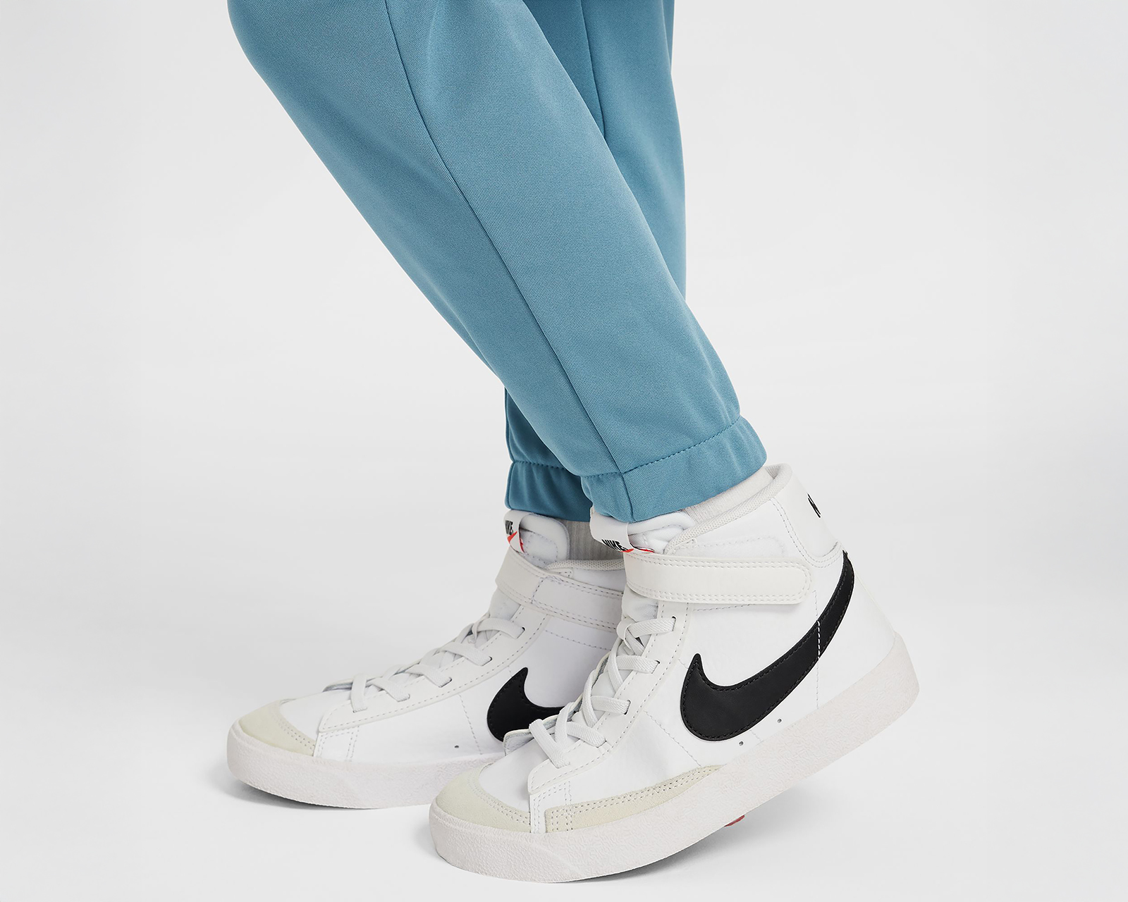 Foto 10 pulgar | Foto 9 | Pants y Chamarra Nike Sportswear Essentials Juvenil