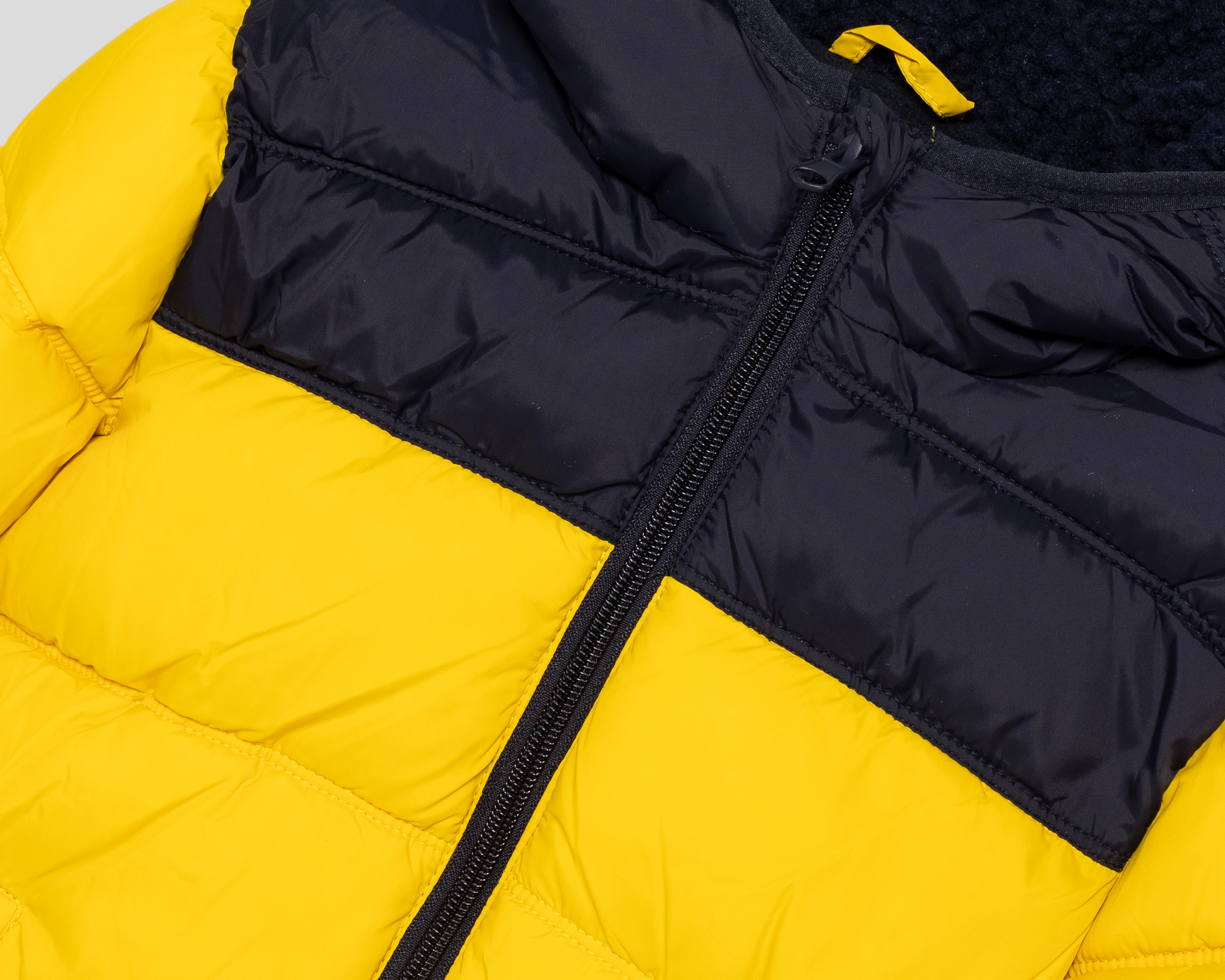 Foto 4 pulgar | Foto 3 | Chamarra con Capucha Refill para Niño