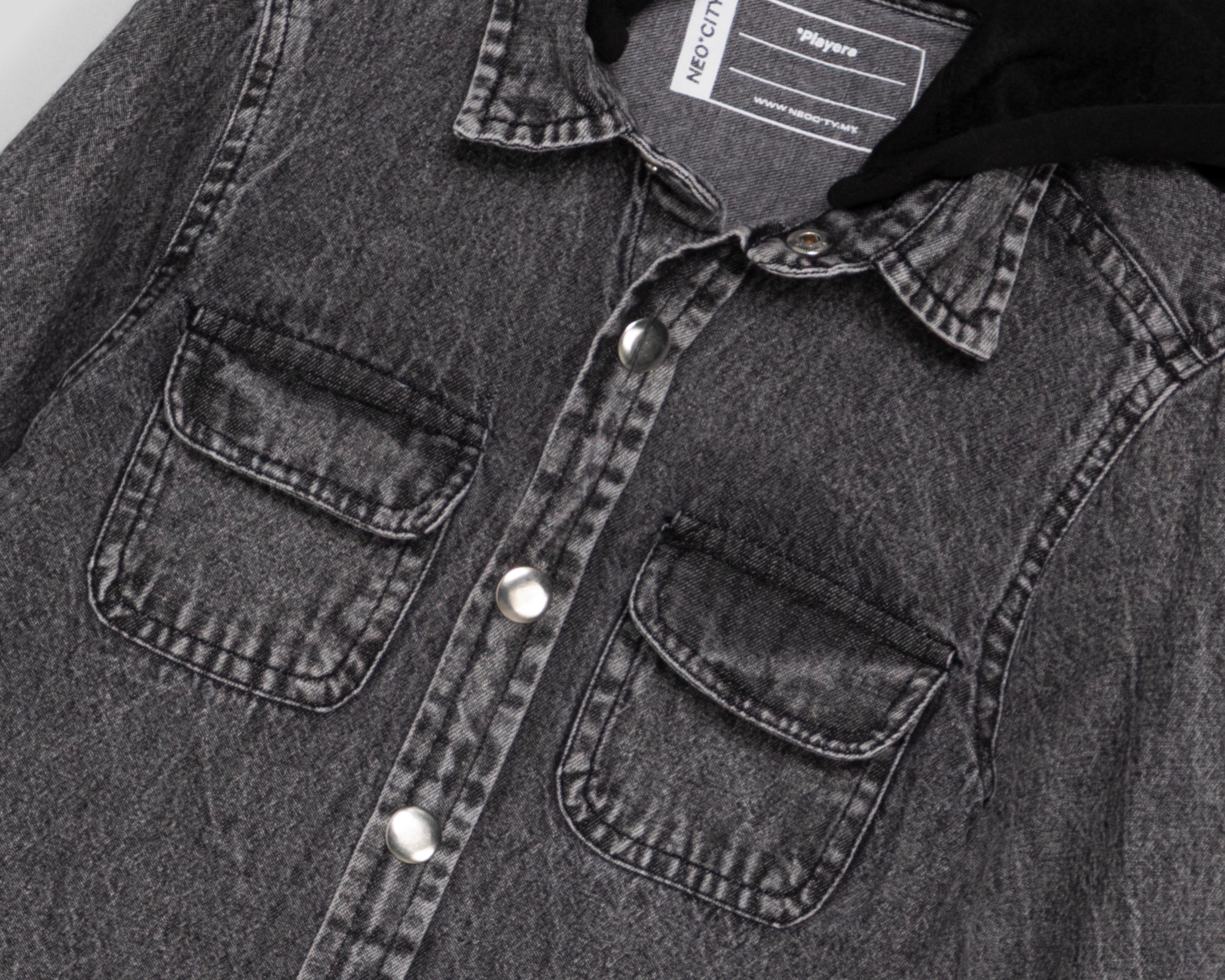 Foto 4 pulgar | Foto 3 | Camisa con Capucha Negra Neo*City para Niño