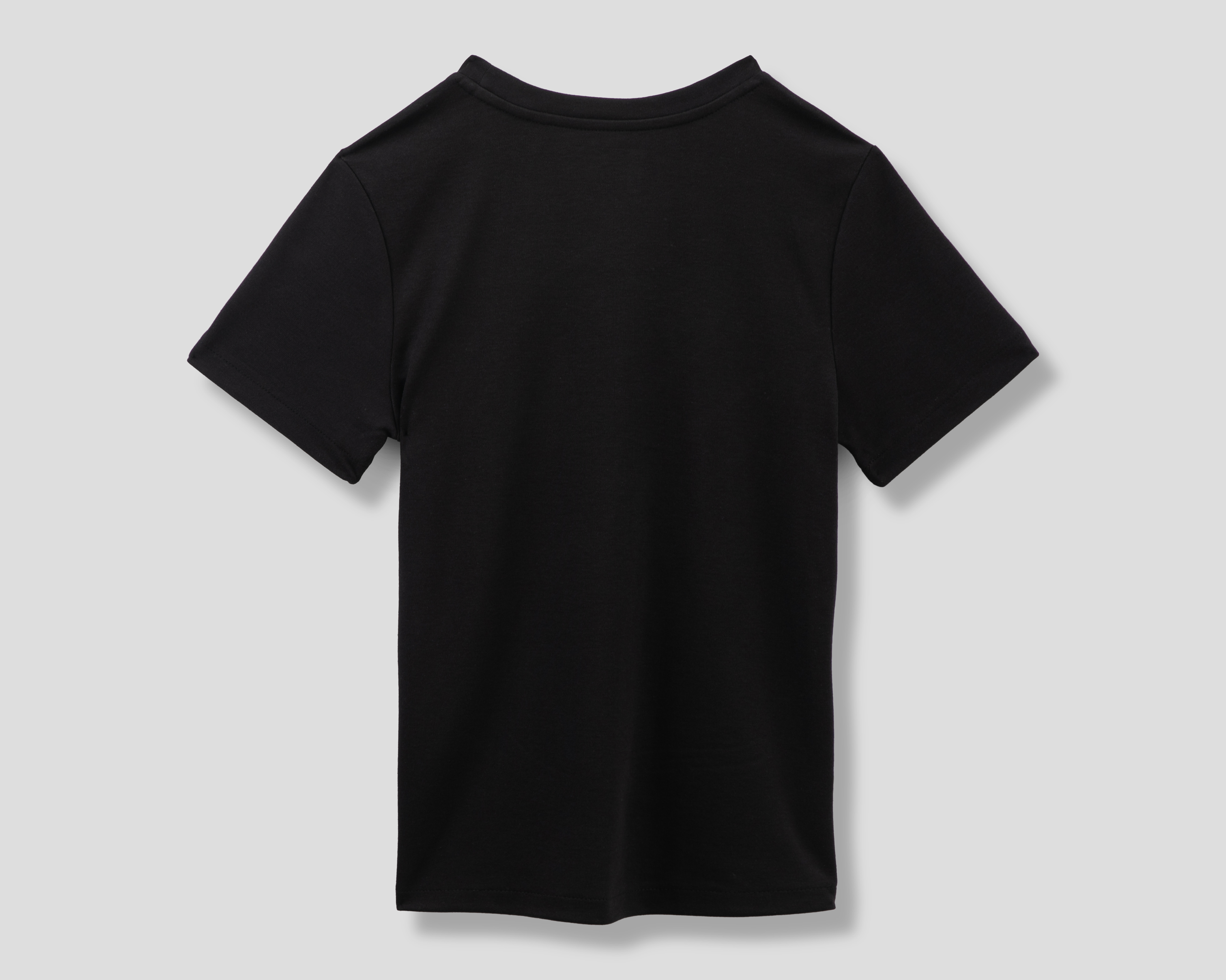 Foto 3 pulgar | Foto 2 | Playera de Cuello Redondo Negra Neo*City para Niño