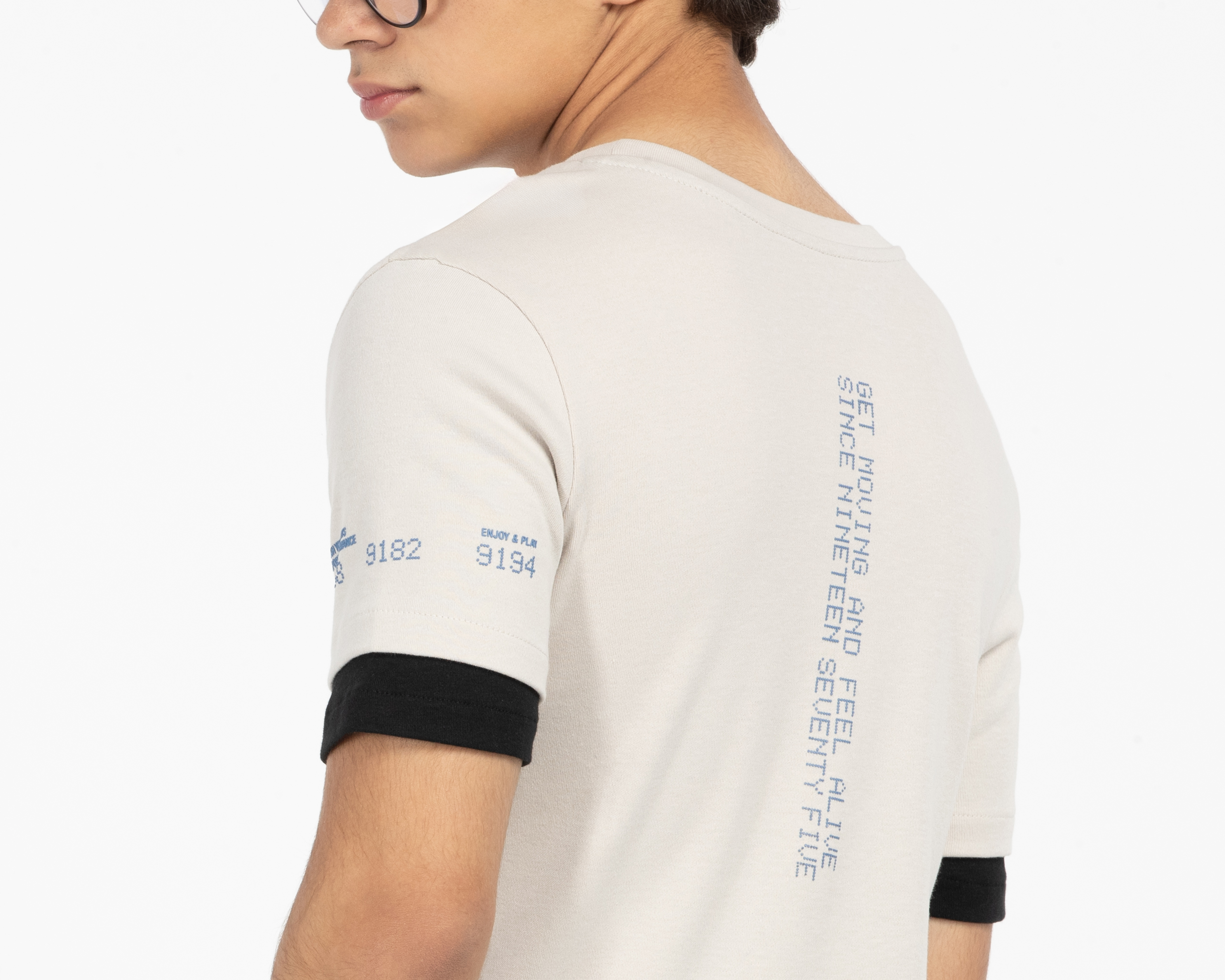 Foto 7 | Foto 5 | Playera de Cuello Redondo Crema Neo*City para Niño