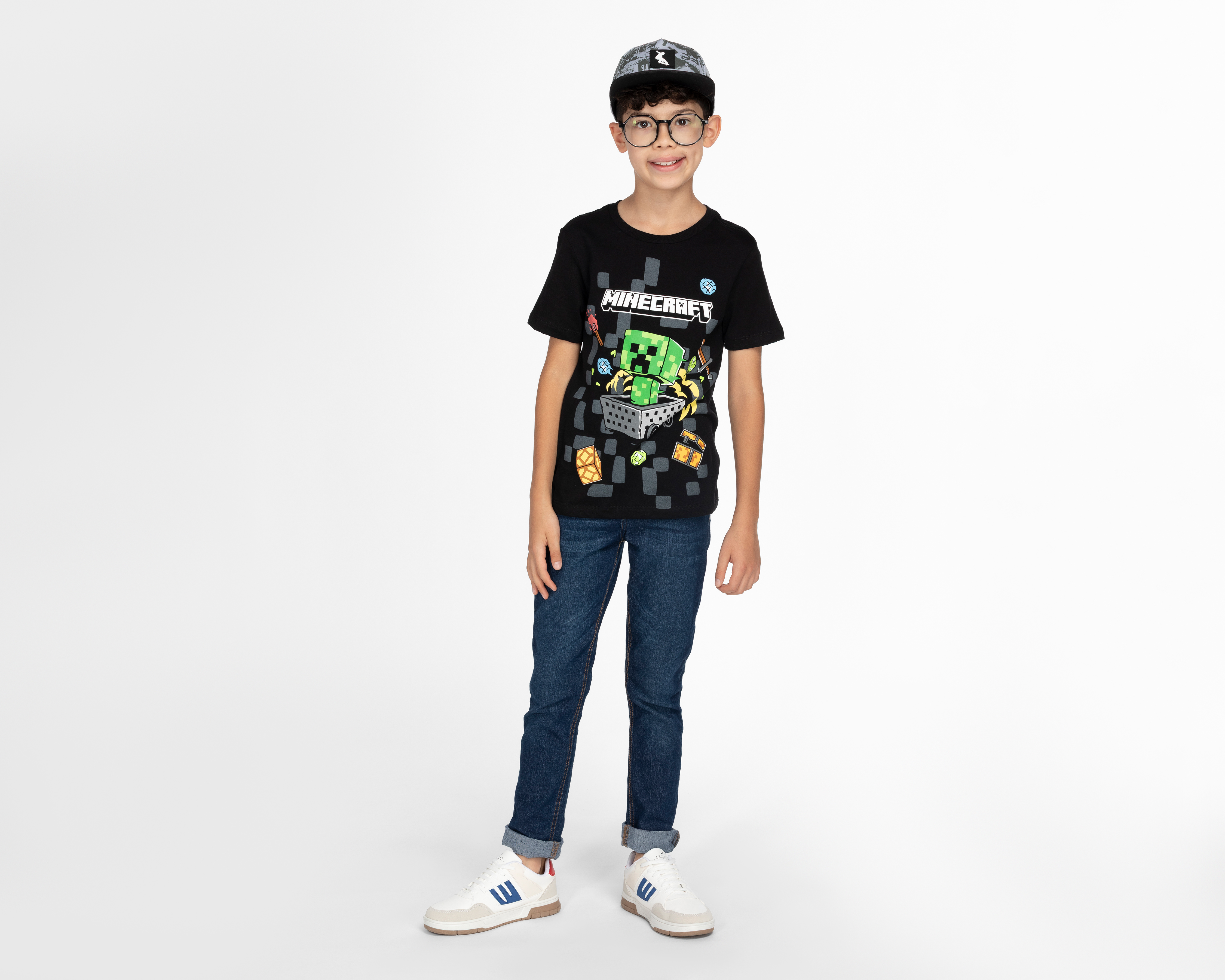 Foto 3 pulgar | Foto 2 | Playera de Cuello Redondo Negra Minecraft para Niño