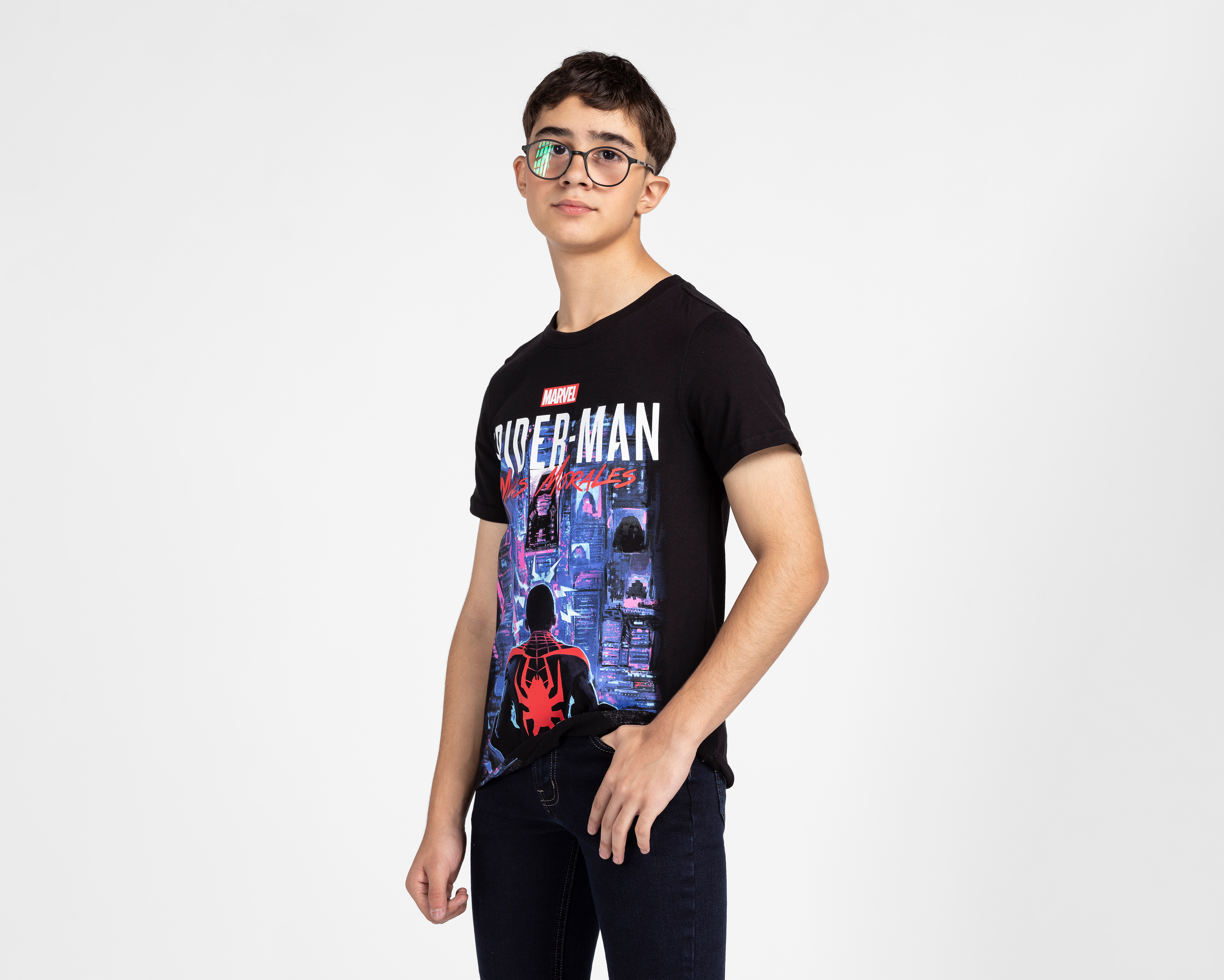 Foto 2 pulgar | Foto 1 | Playera de Cuello Redondo Negra Marvel para Niño