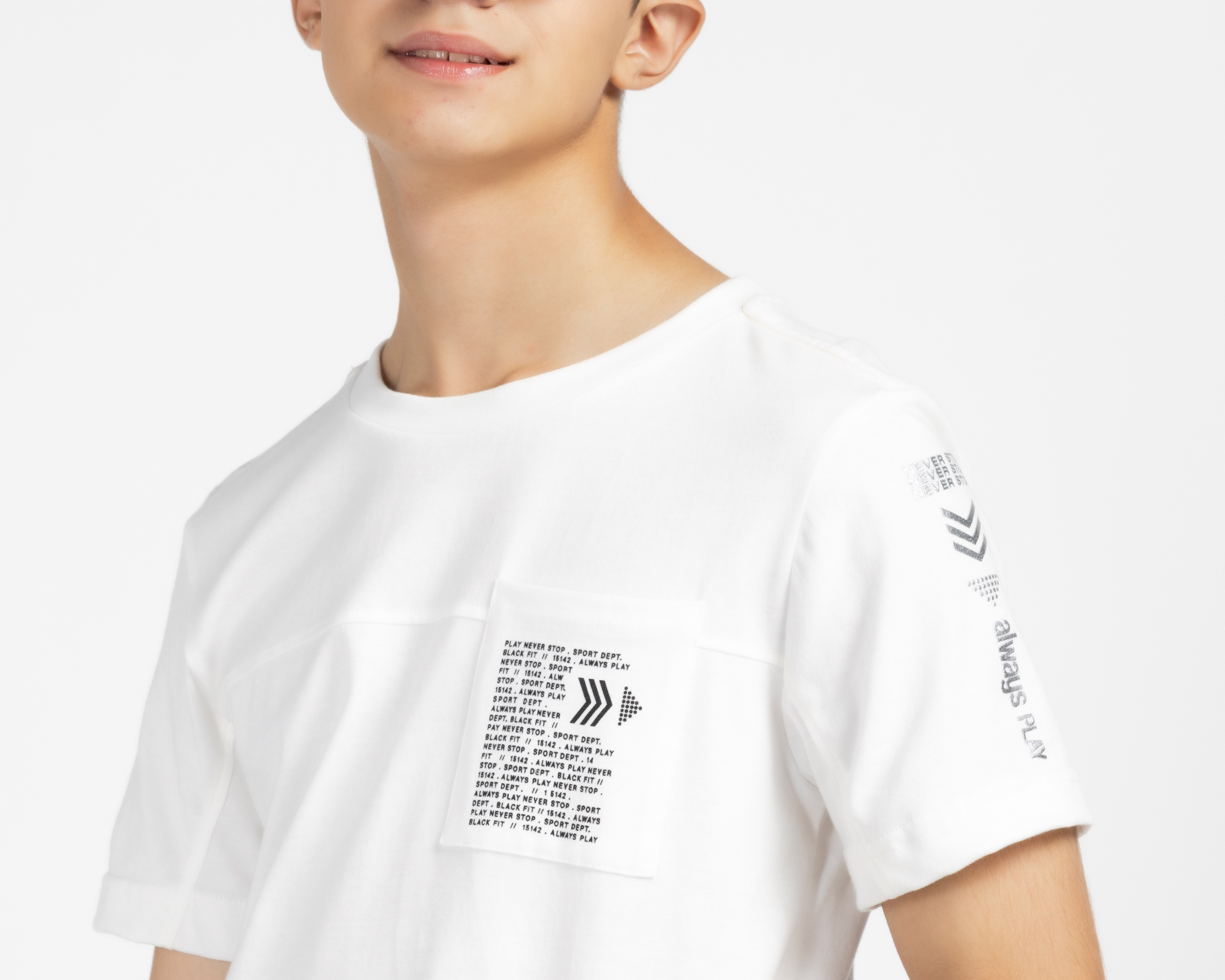 Foto 5 pulgar | Foto 4 | Playera Cuello Redondo Neo*City Blanca para Niño