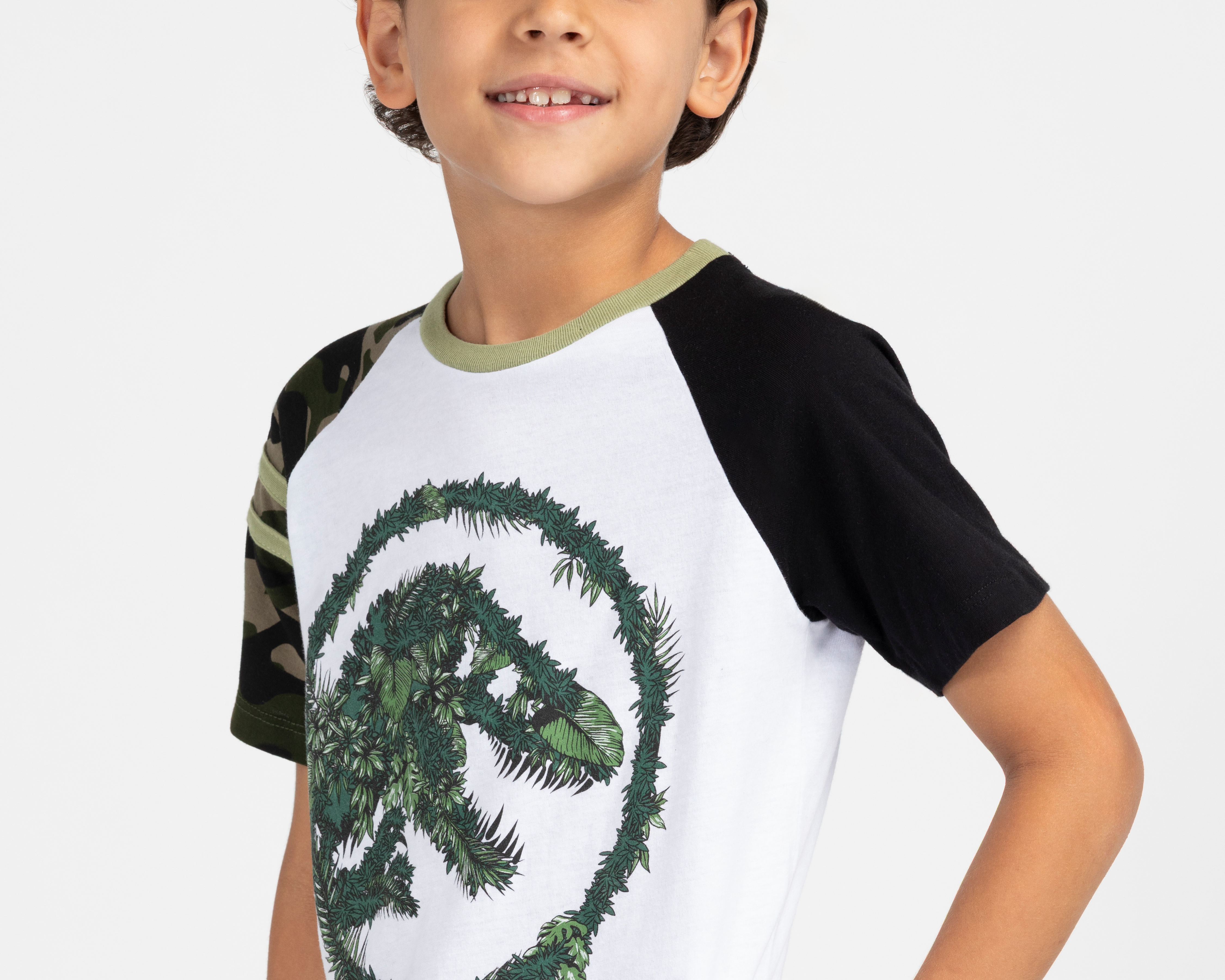 Foto 4 | Foto 4 | Playera de Cuello Redondo Blanca Jurassic World para Niño