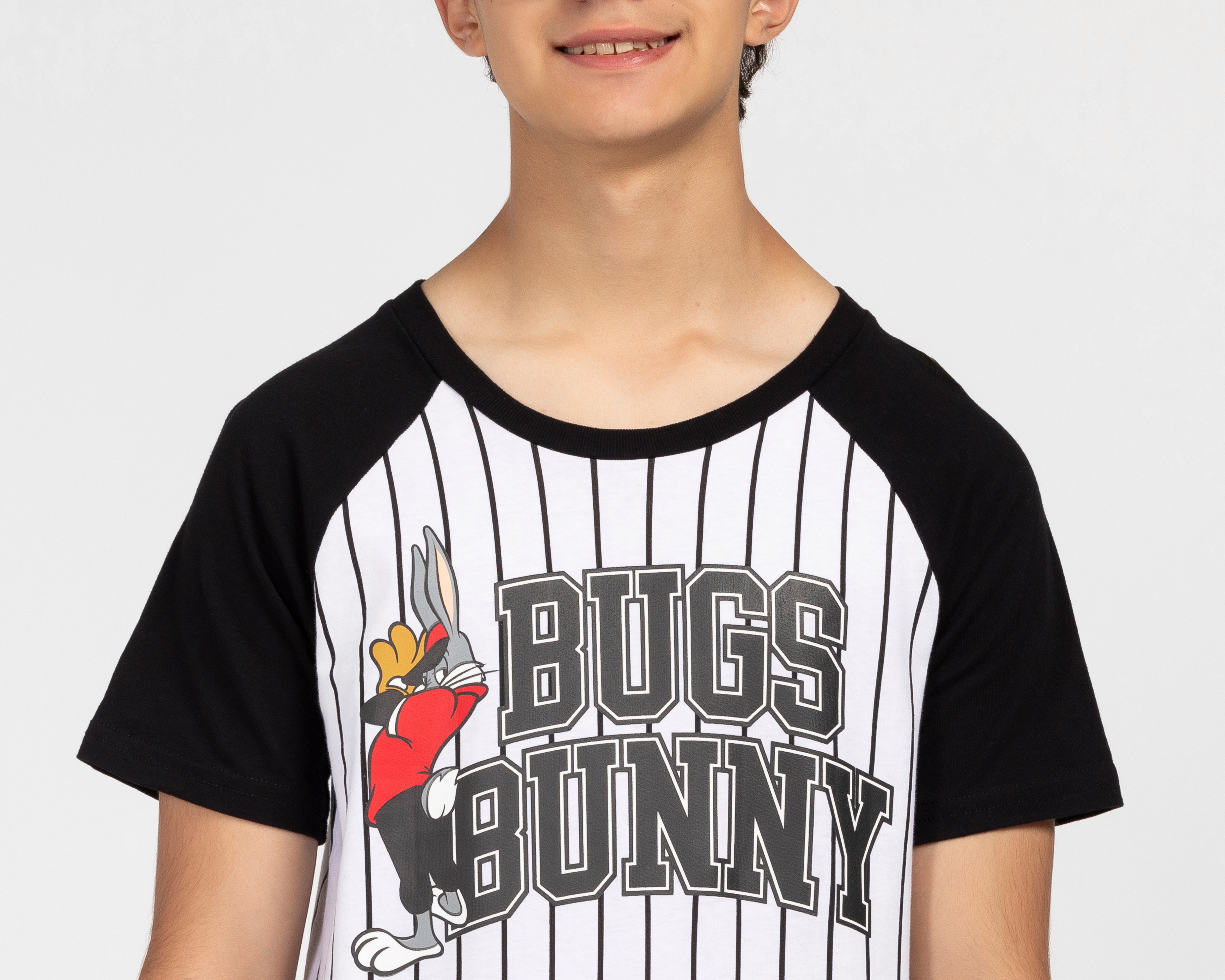 Foto 4 pulgar | Foto 3 | Playera de Cuello Redondo Blanca Looney Tunes Juvenil