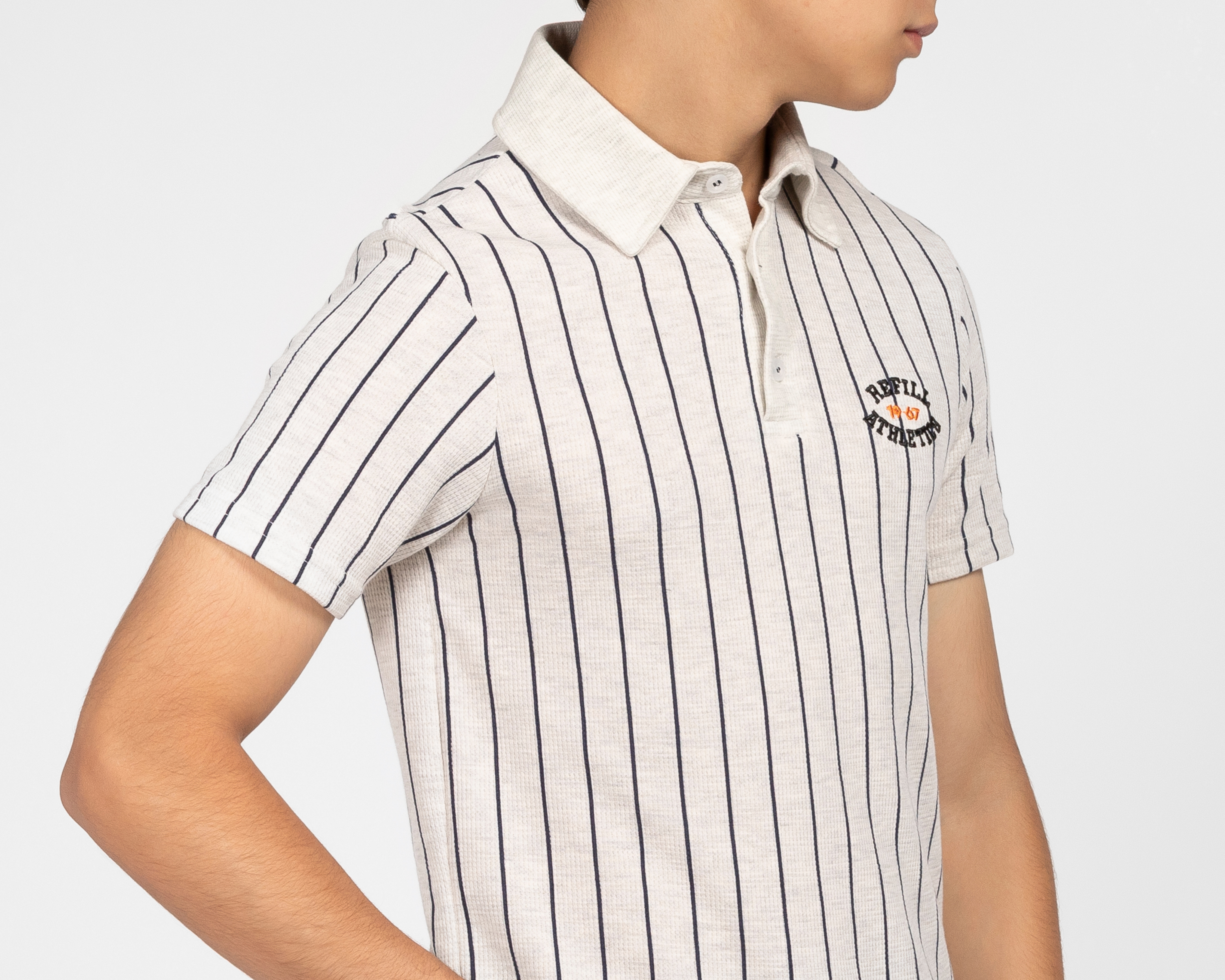 Foto 5 pulgar | Foto 4 | Playera de Cuello Polo Gris Refill para Niño