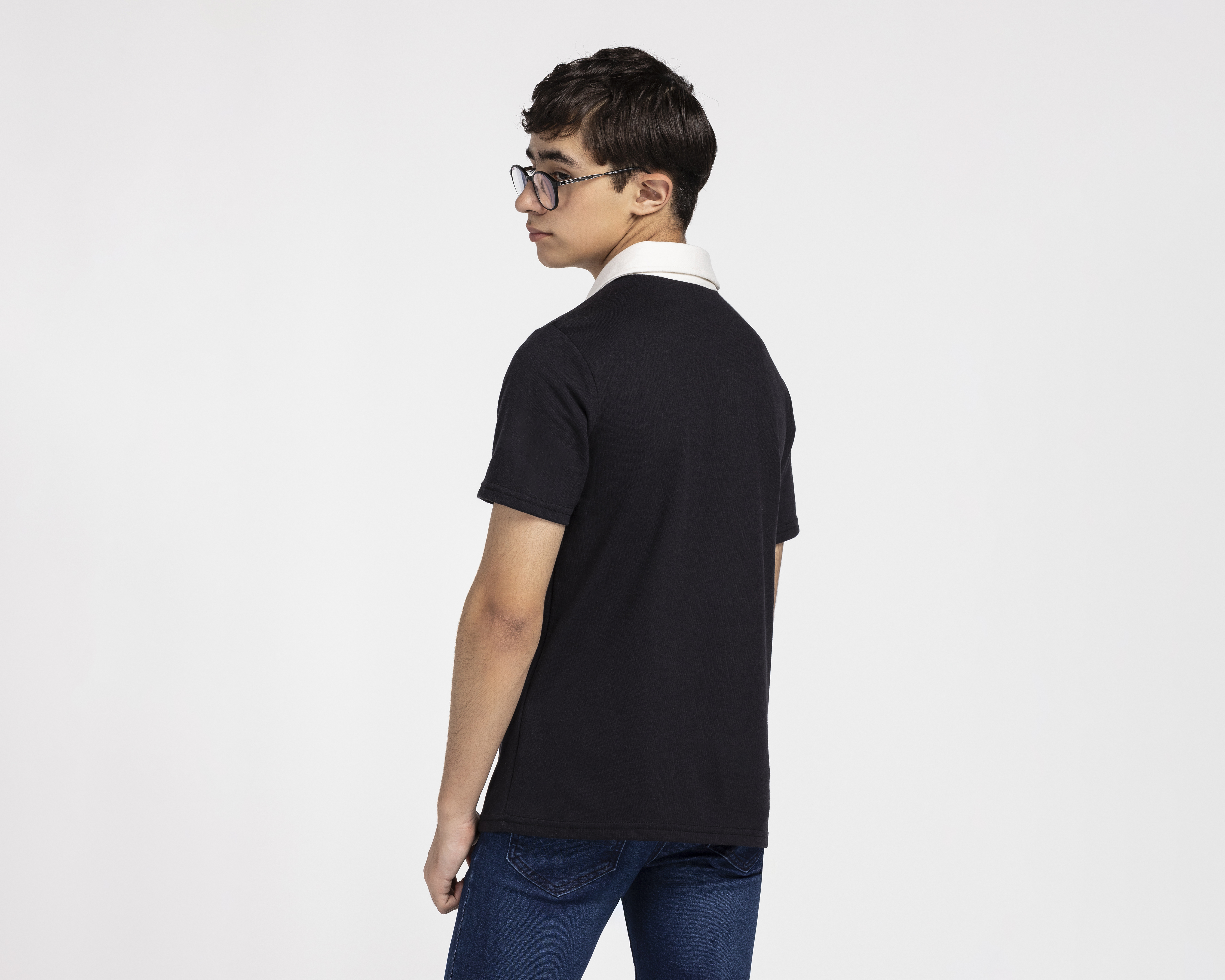 Foto 3 pulgar | Foto 2 | Playera Polo Refill Manga Corta Negra Juvenil