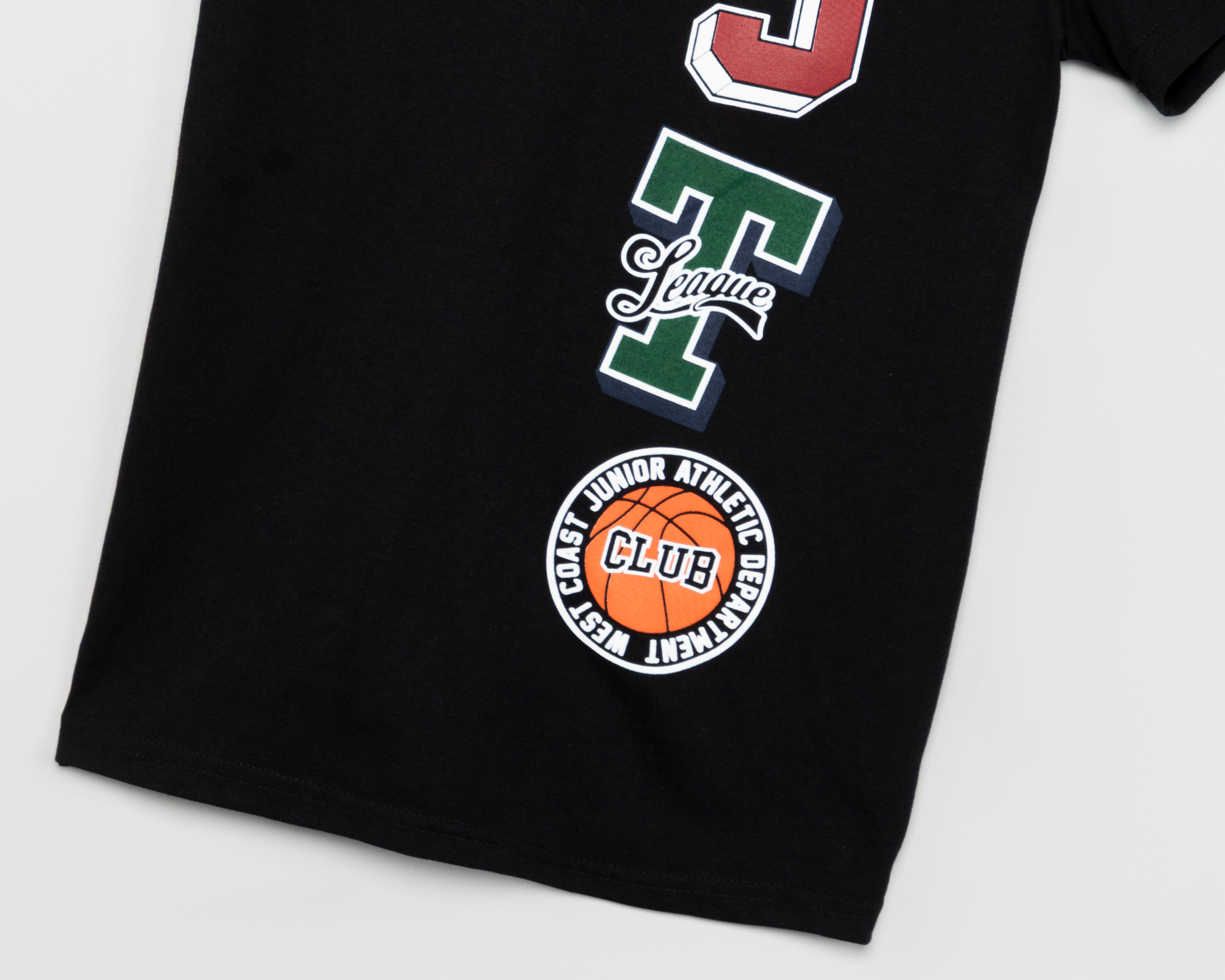 Foto 4 pulgar | Foto 3 | Playera de Cuello Redondo Negra Neo*City para Niño