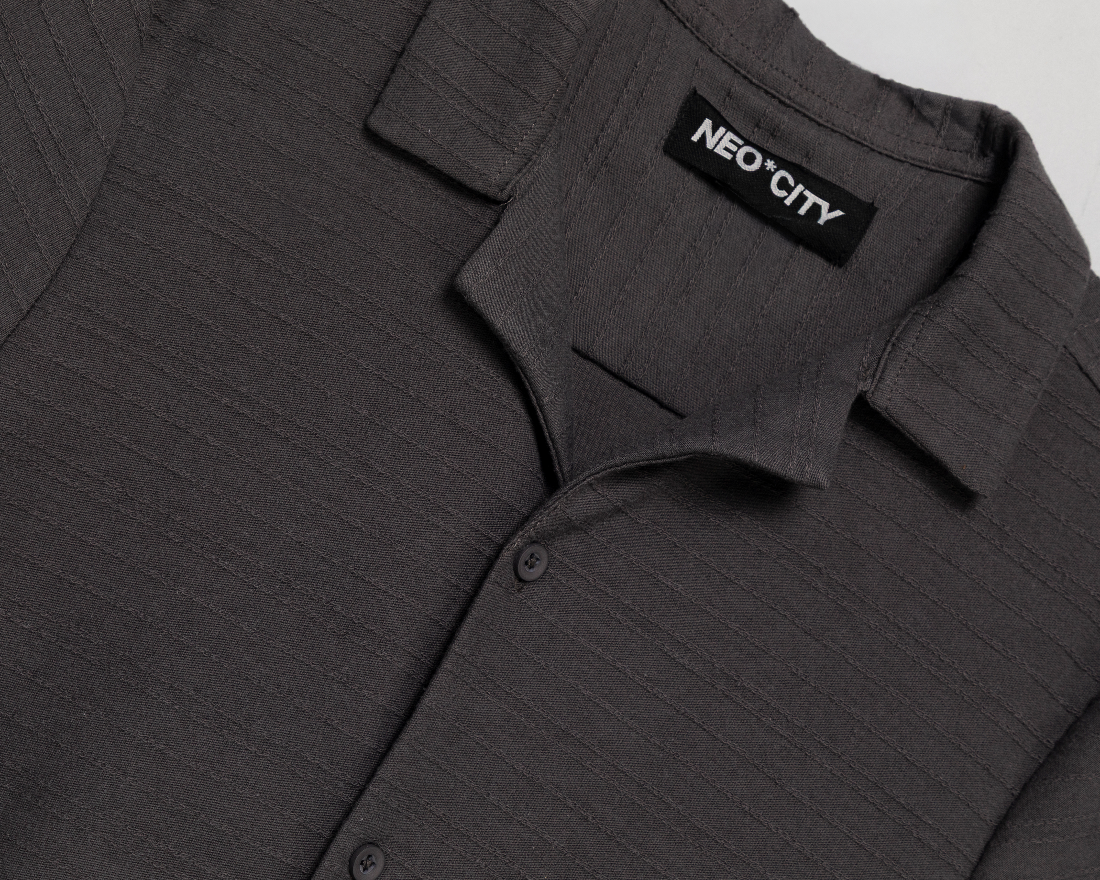 Foto 4 pulgar | Foto 3 | Camisa Cuello Americano Gris Neo*City para Niño