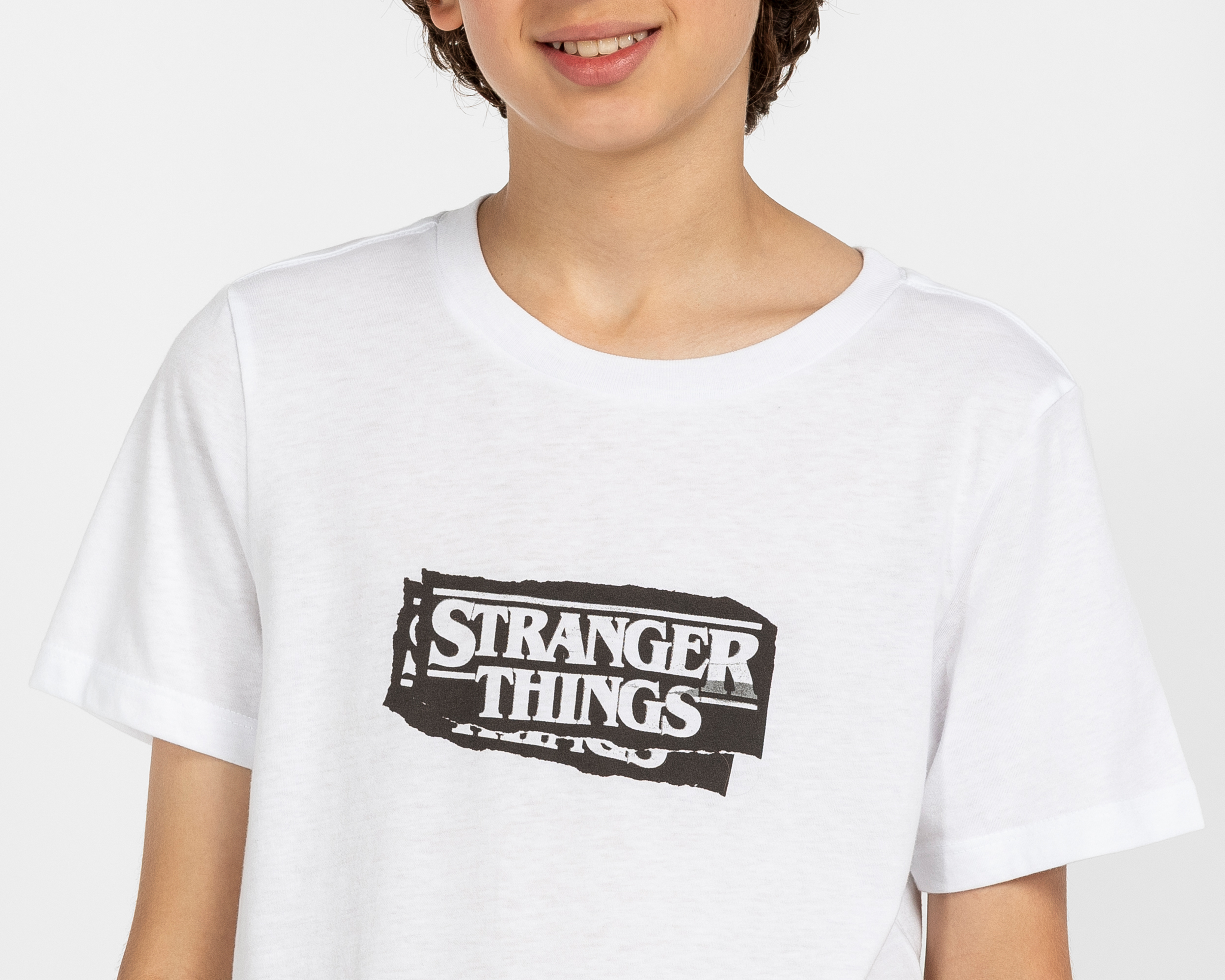 Foto 5 pulgar | Foto 4 | Playera de Cuello Redondo Blanca Stranger Things para Niño