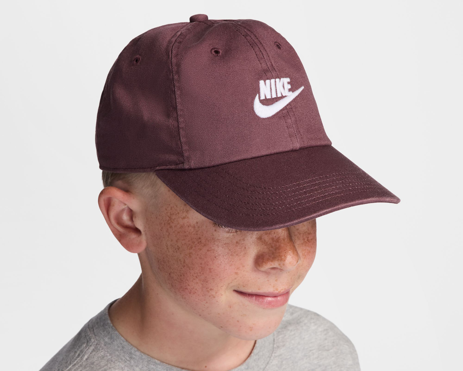 Foto 4 pulgar | Foto 3 | Gorra Curva Nike Club Futura Wash para Niño