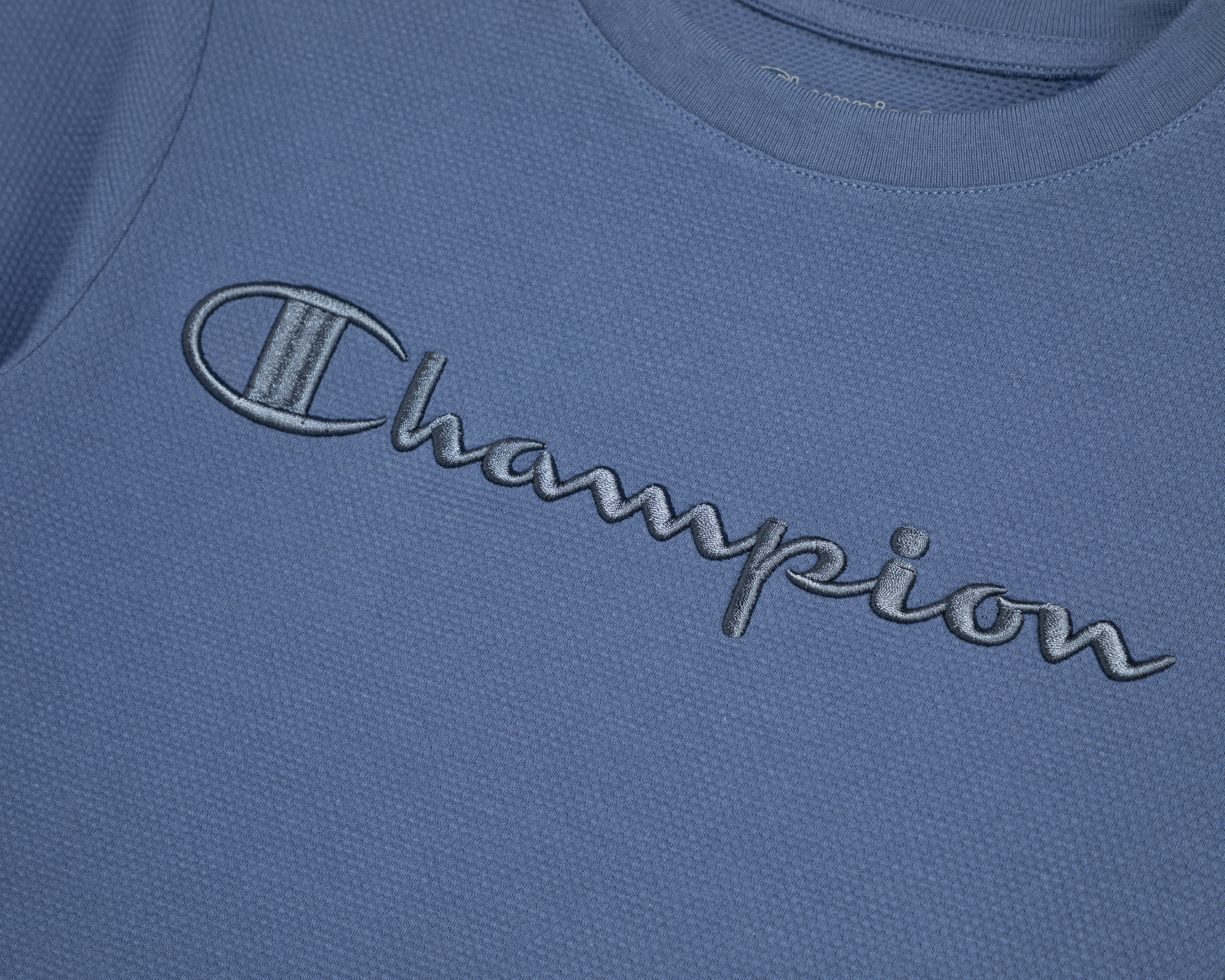 Foto 4 pulgar | Foto 3 | Playera de Cuello Redondo Azul Champion Juvenil