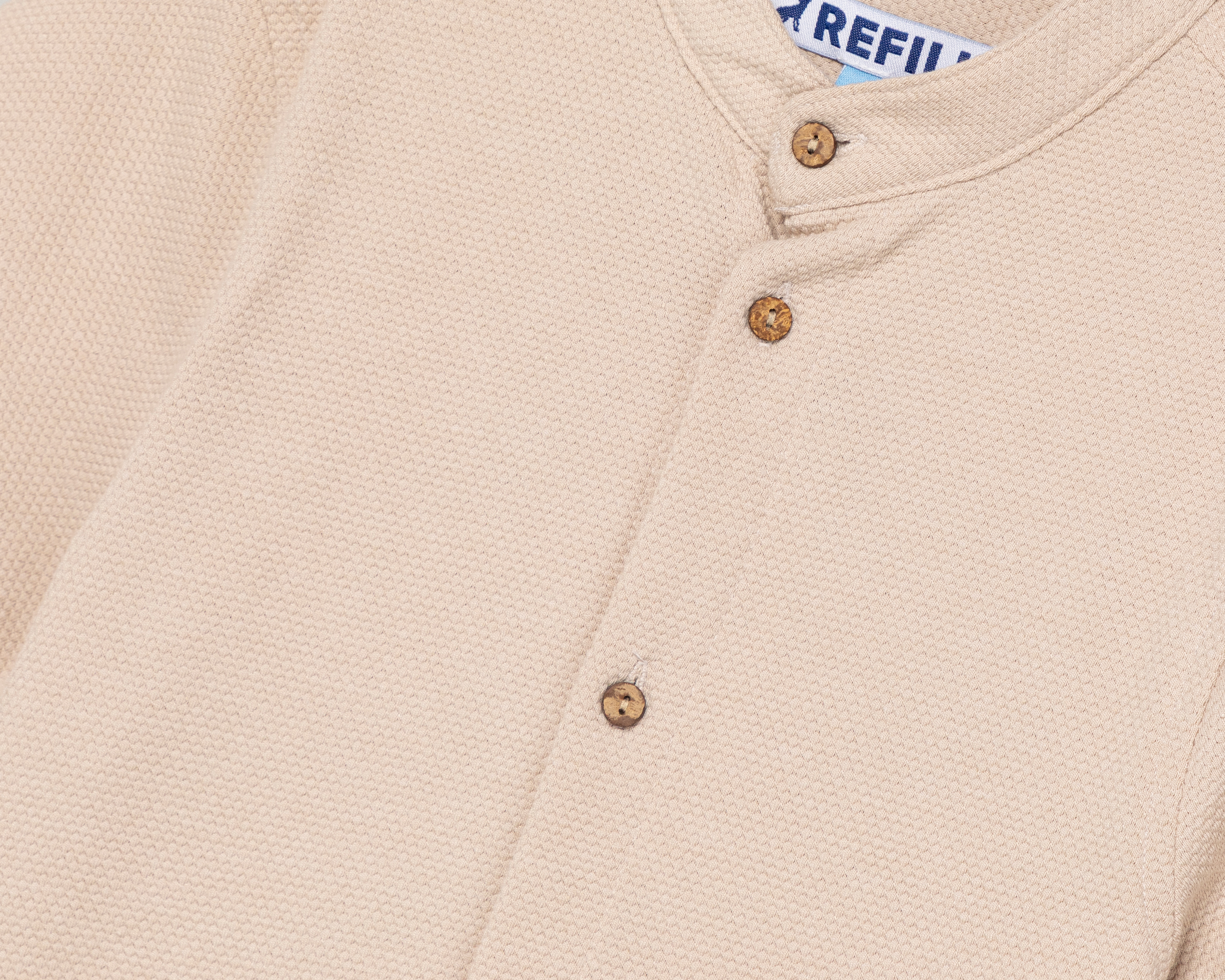 Foto 4 pulgar | Foto 3 | Camisa de Cuello Mao Arena Refill para Niño