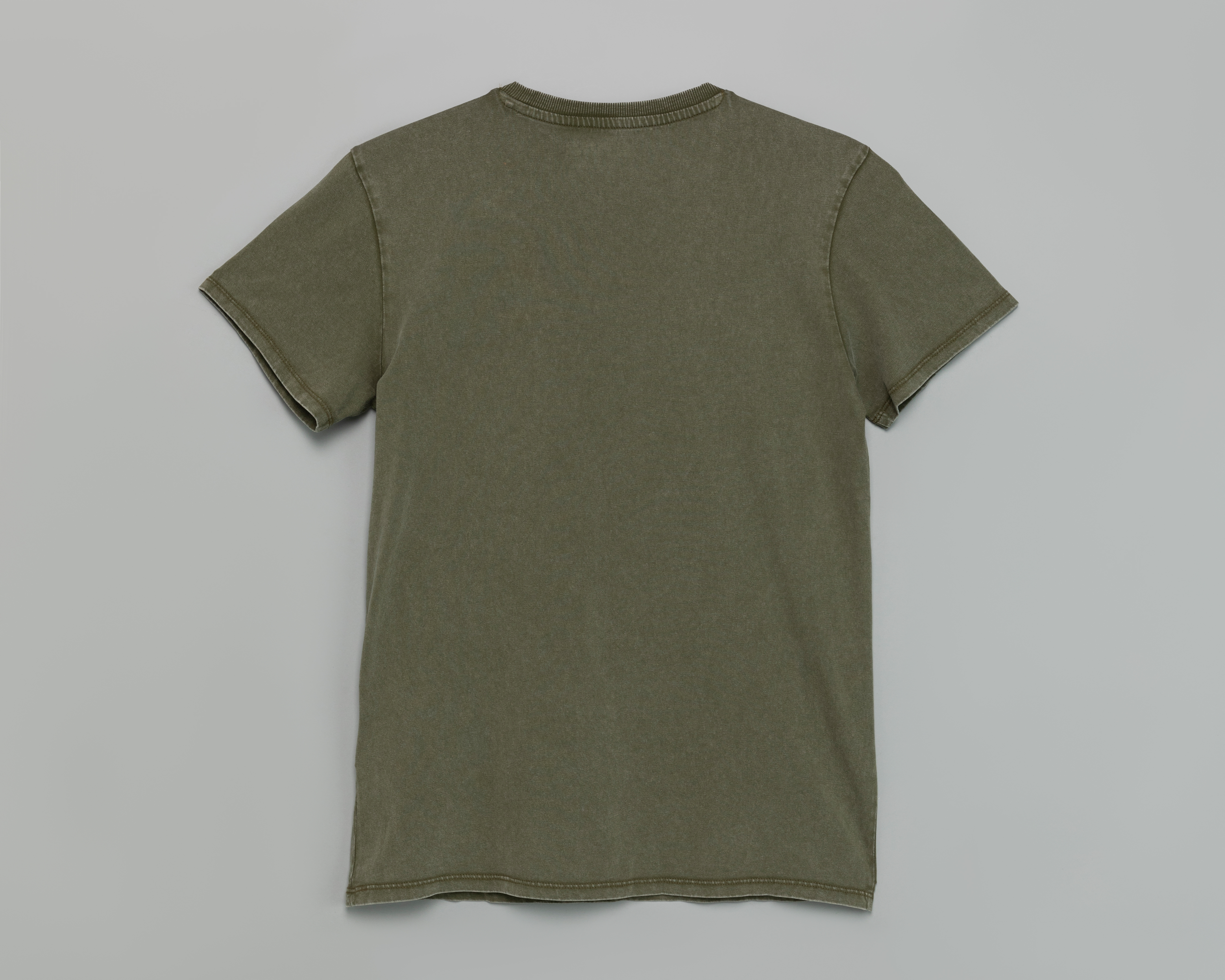 Foto 3 pulgar | Foto 2 | Playera de Cuello Redondo Verde Guess Juvenil