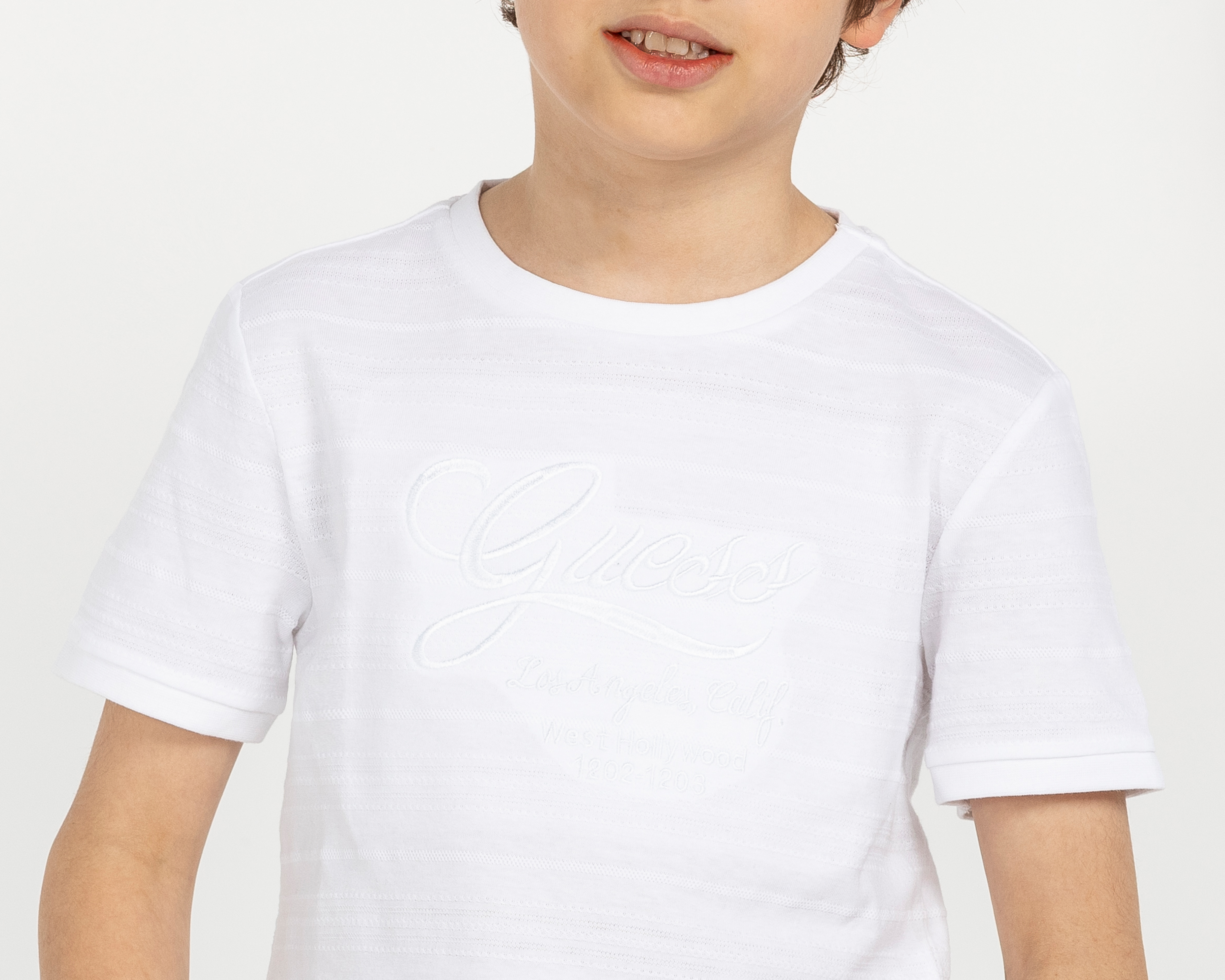 Foto 4 | Foto 4 | Playera de Cuello Redondo Gris Guess Juvenil