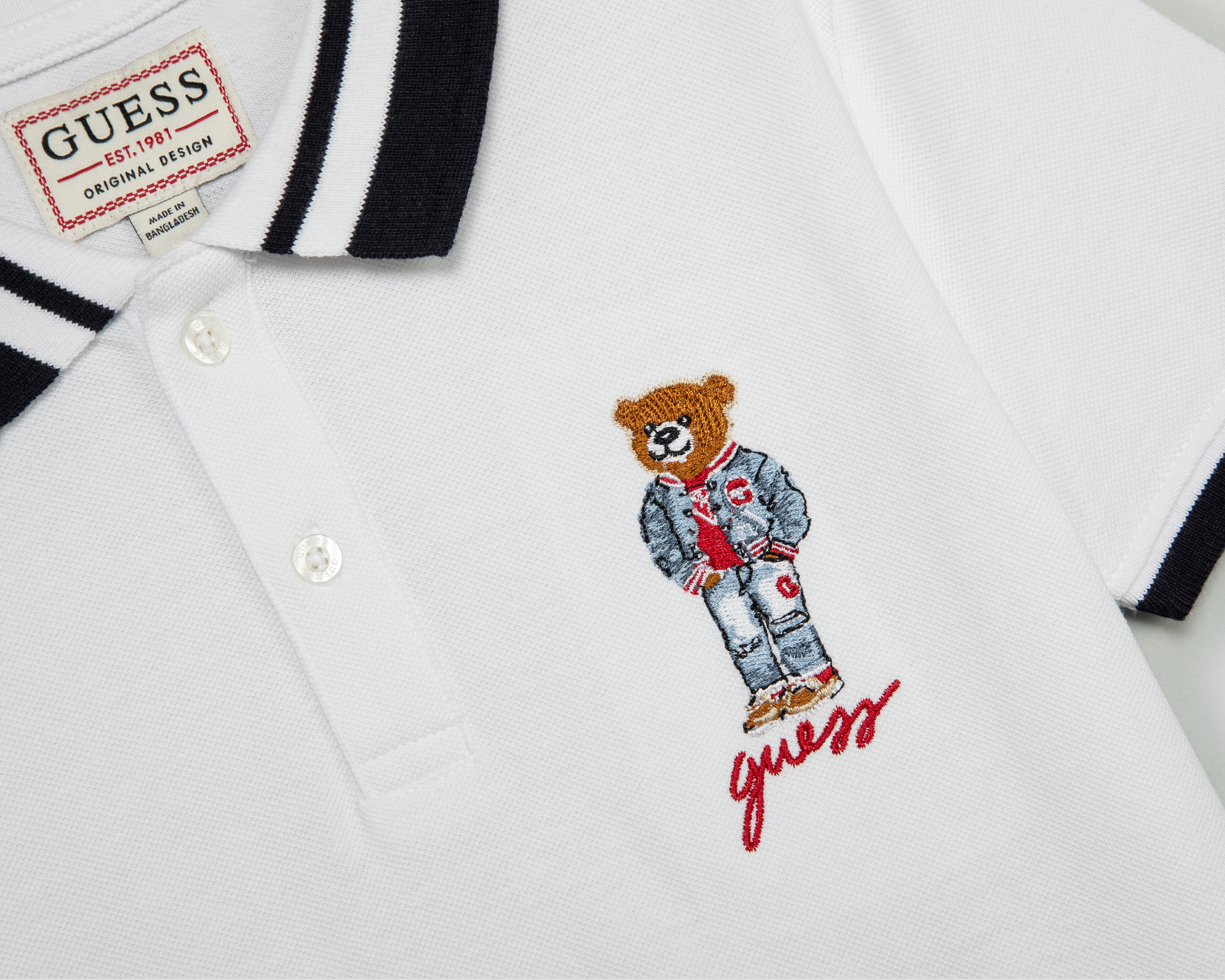 Foto 4 pulgar | Foto 3 | Playera Polo Guess Blanca Juvenil