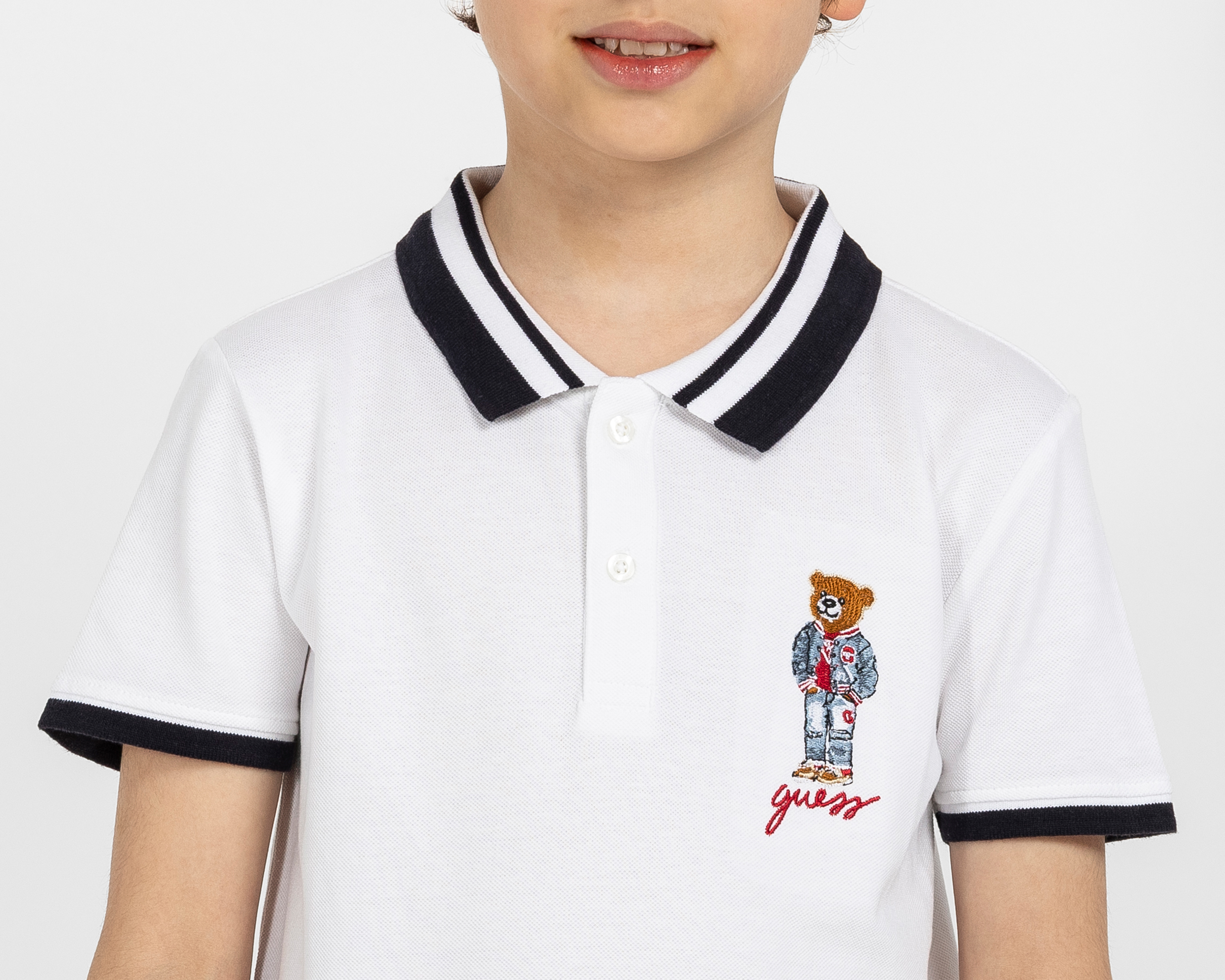 Foto 5 pulgar | Foto 4 | Playera Polo Guess Blanca Juvenil