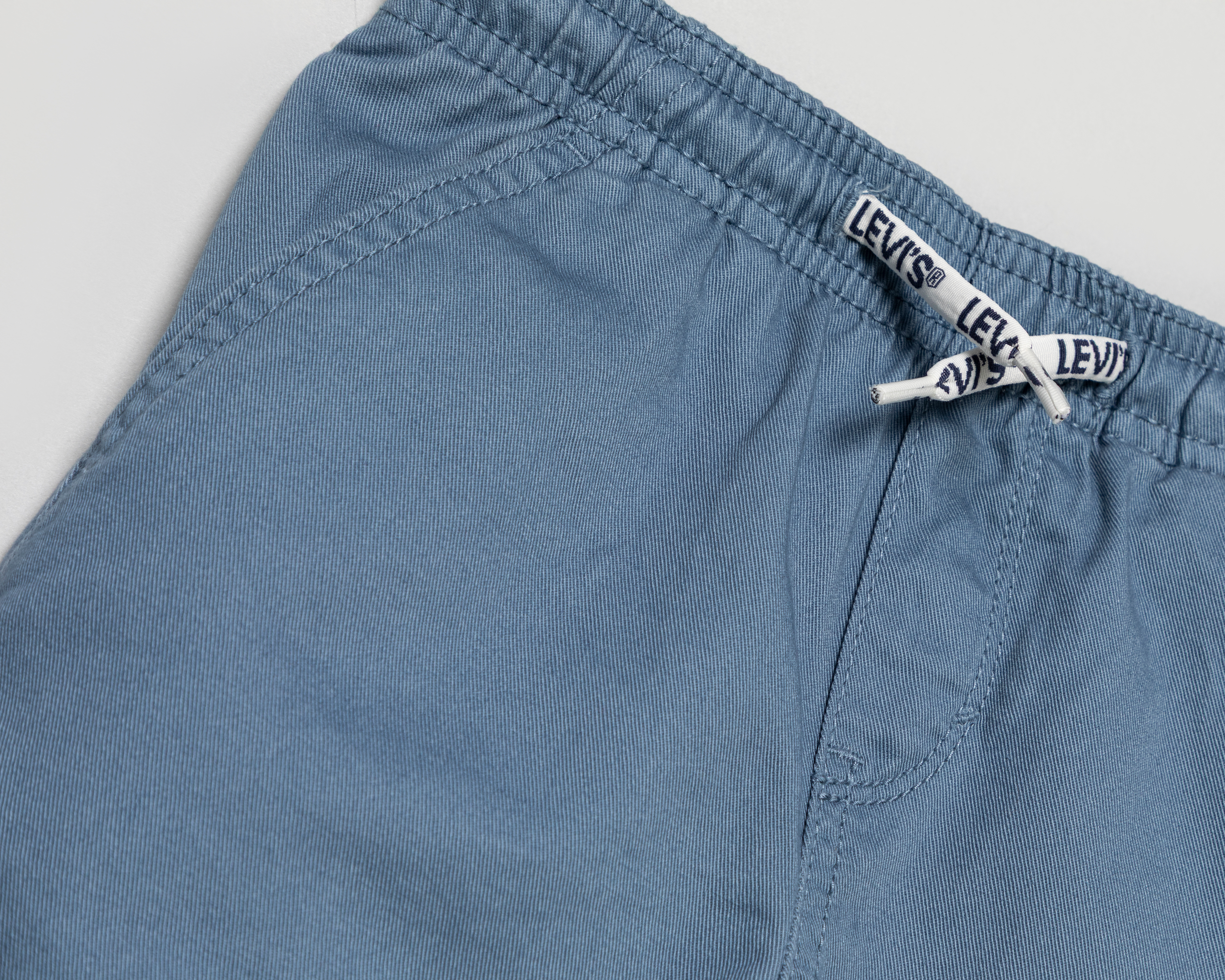 Foto 4 pulgar | Foto 3 | Short Levi's para Niño